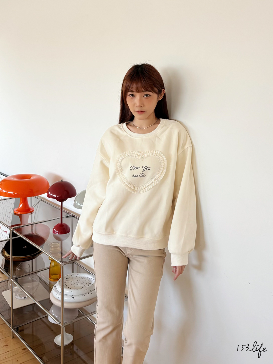 |現貨|蕾絲立體愛心英文大學T(2色)