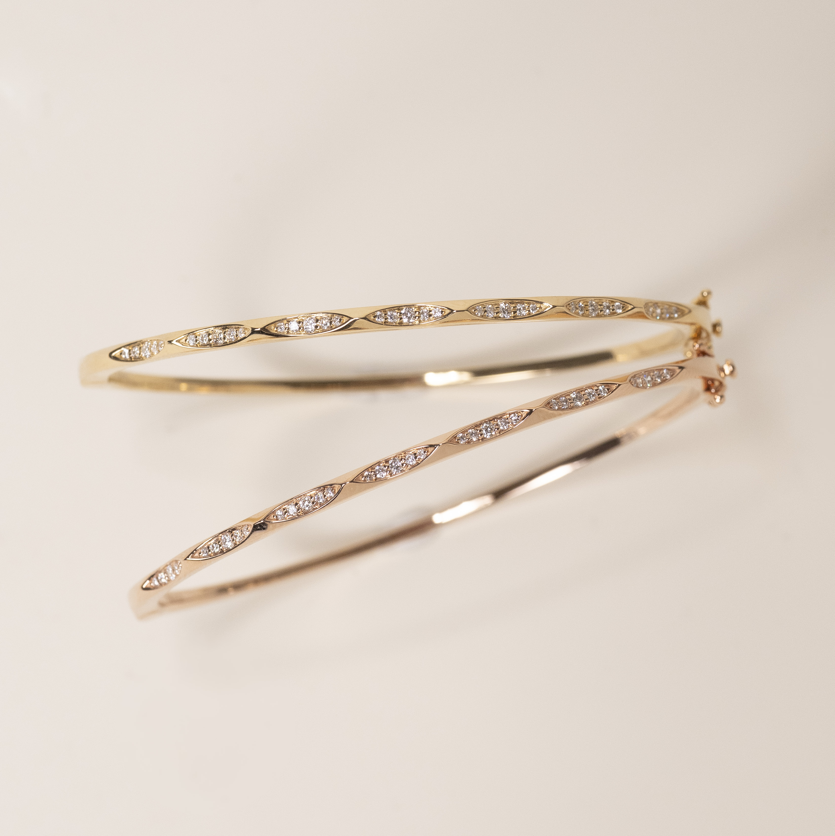 18K Glow Diamond Bangle