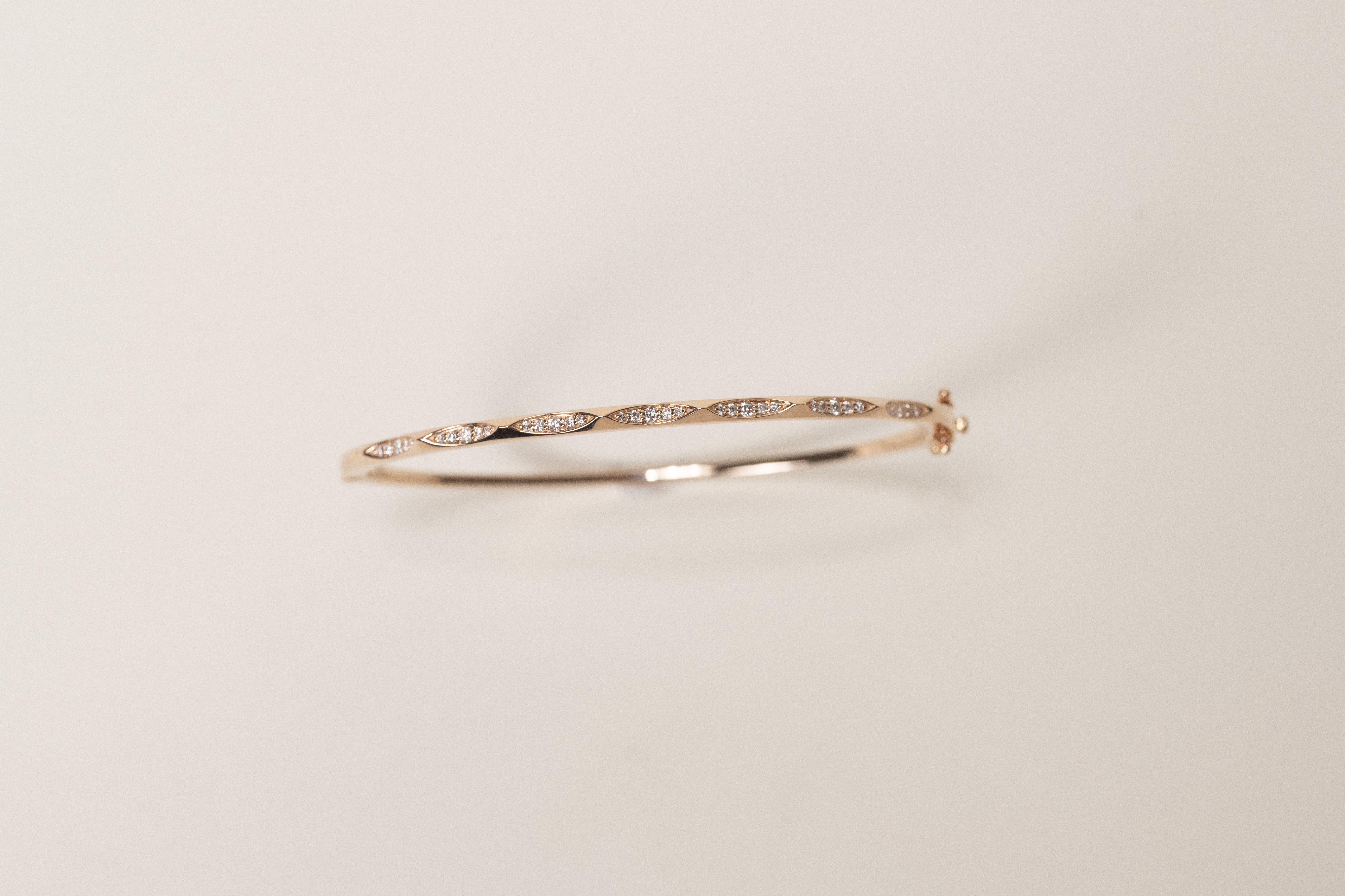 18K Glow Diamond Bangle