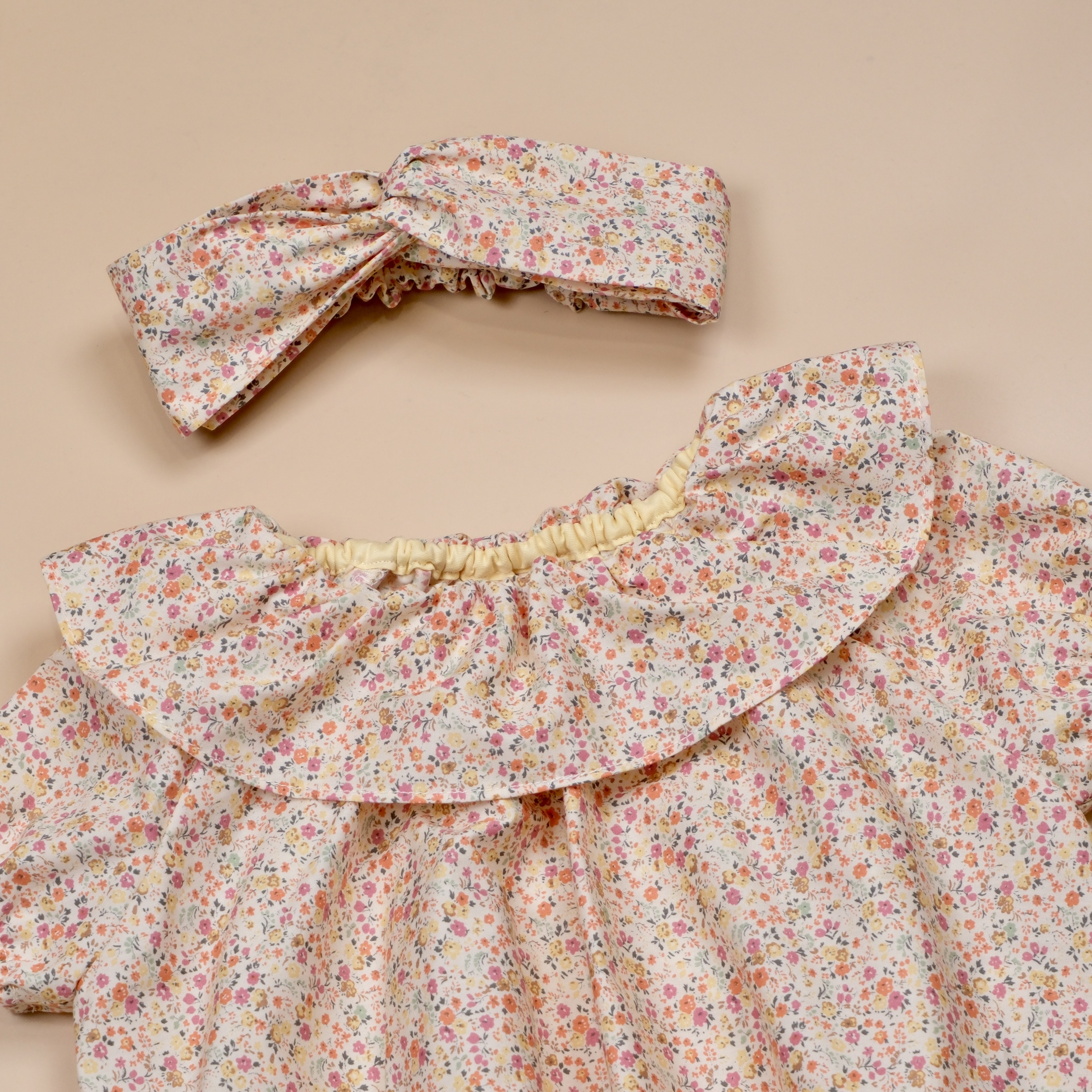 花邊咚咚系列 ❉ 黃橘迷你小碎花 ❉ 大領片連身包屁衣