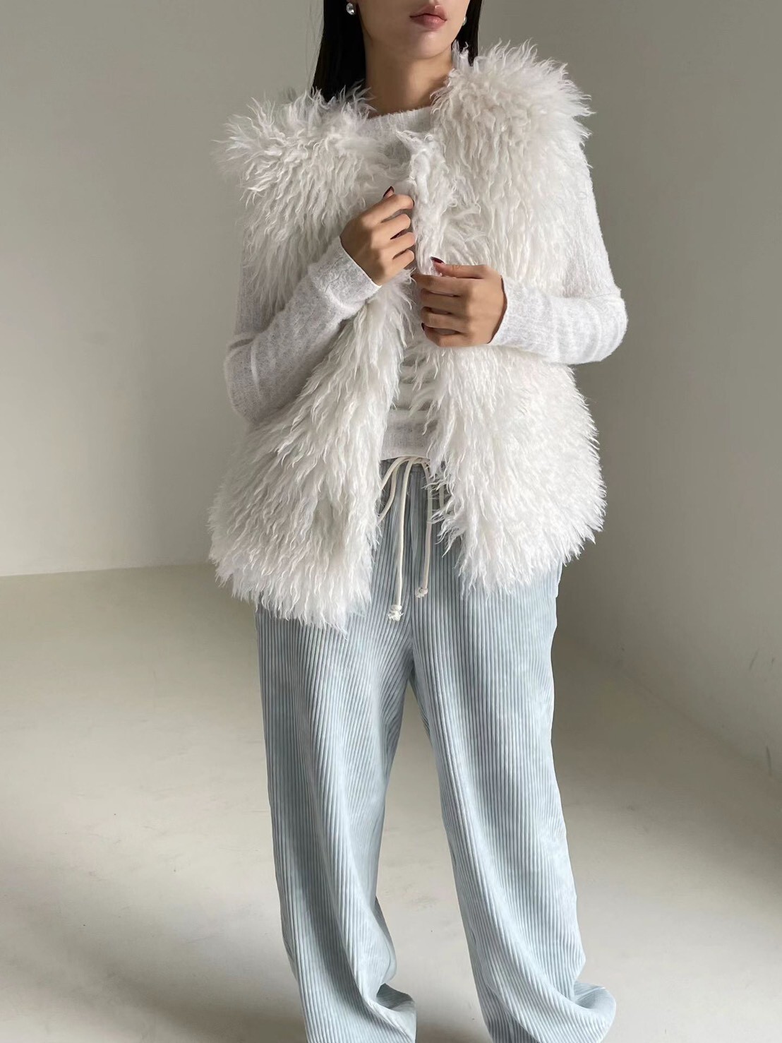 FEFFER 羊羔霧感長毛背心