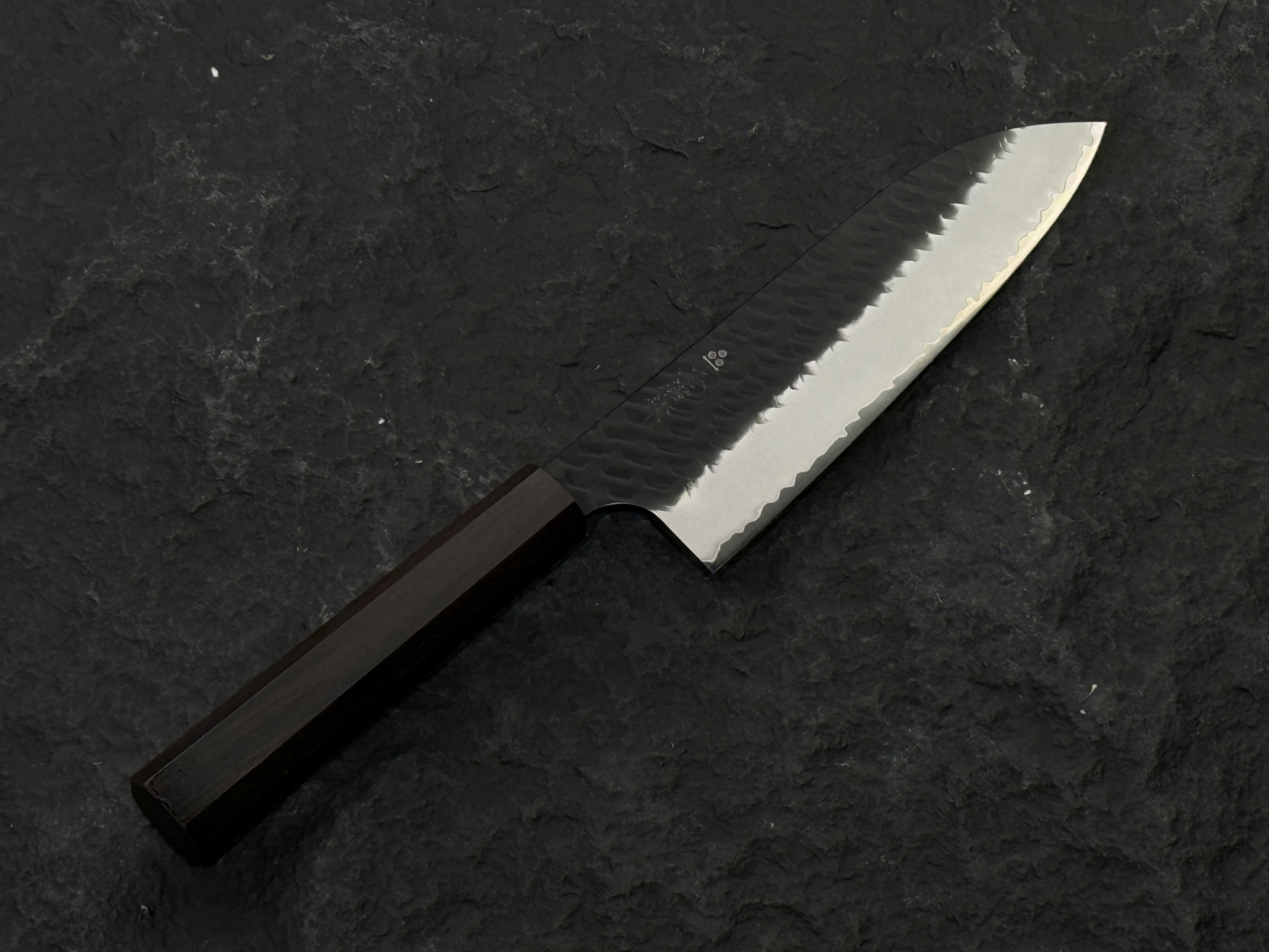 二唐刃物 SG2 粉末鋼 黑打 槌目 三德 黑檀柄