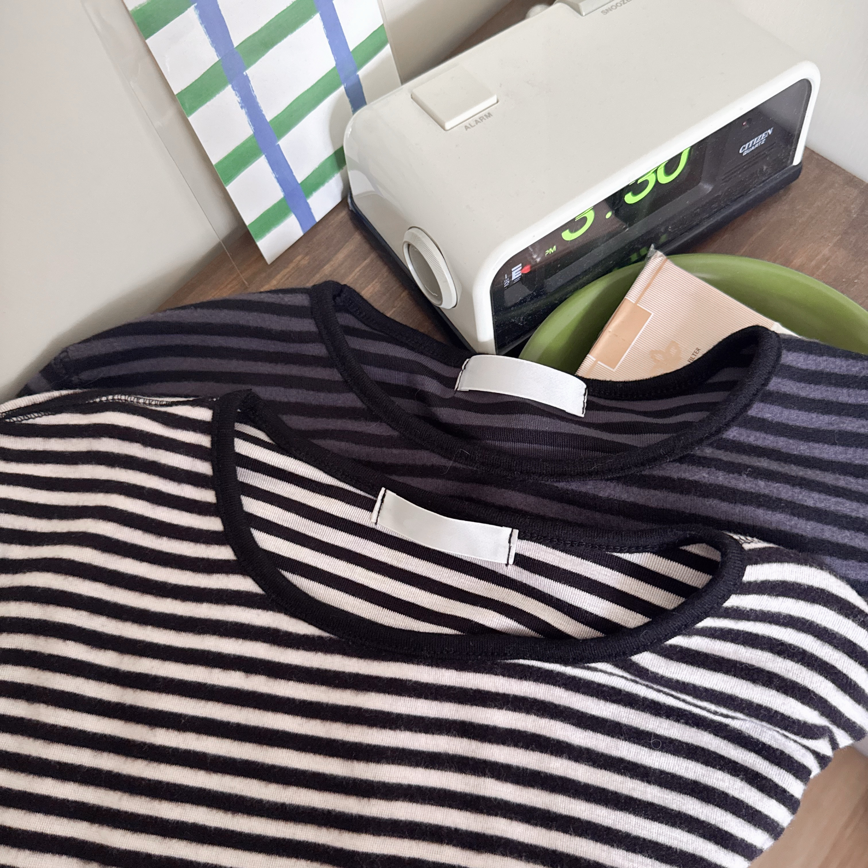 抓毛面薄身橫間上衣