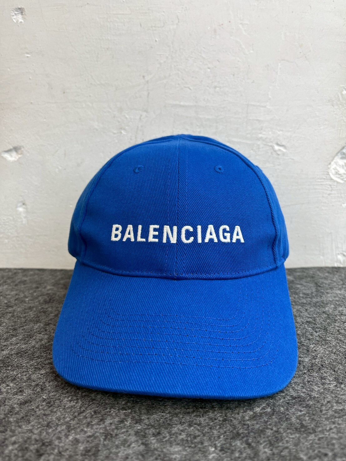 Balenciaga HAT BAL CLAS BAS SEA SIZE L