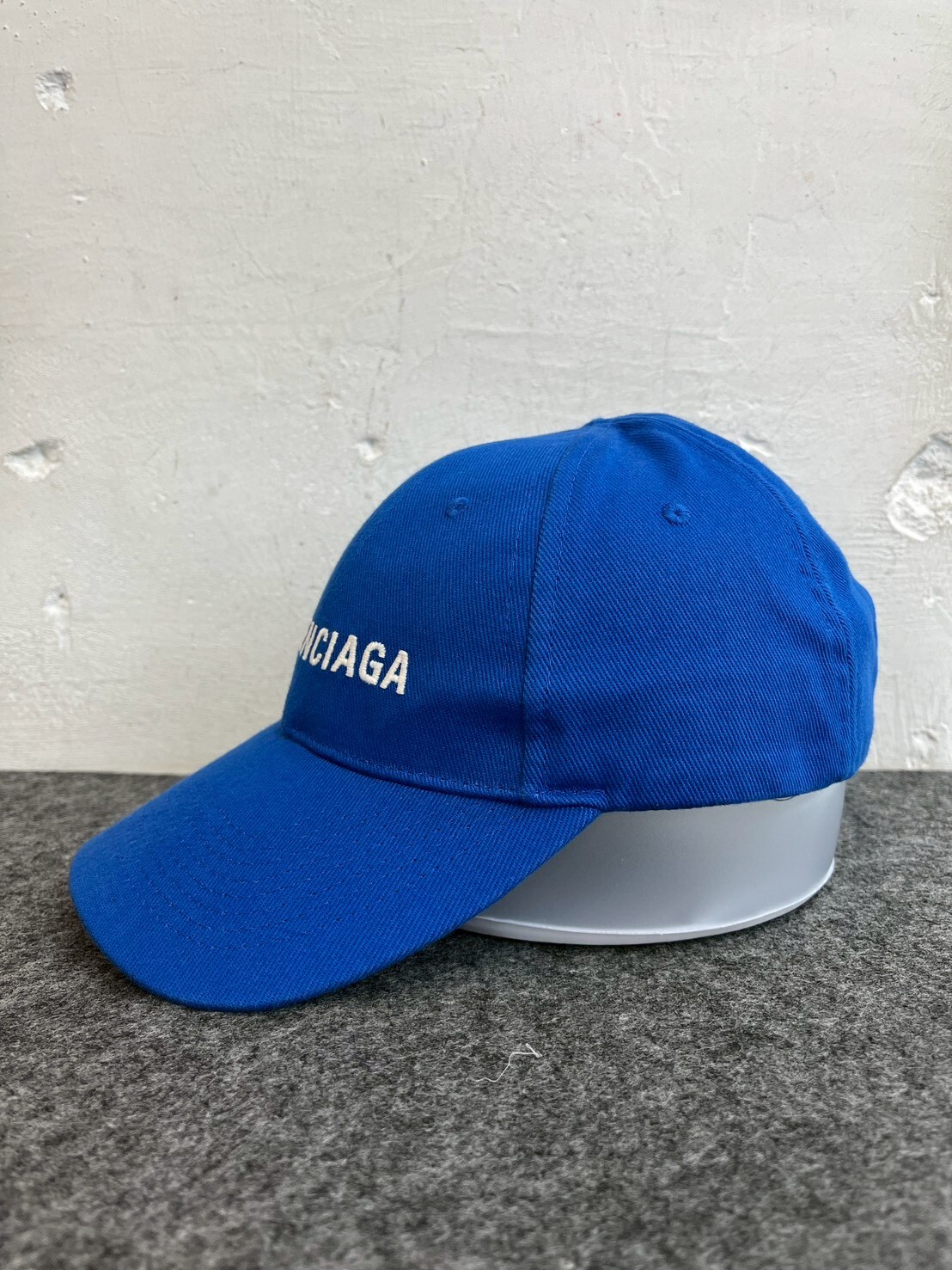 Balenciaga HAT BAL CLAS BAS SEA SIZE L