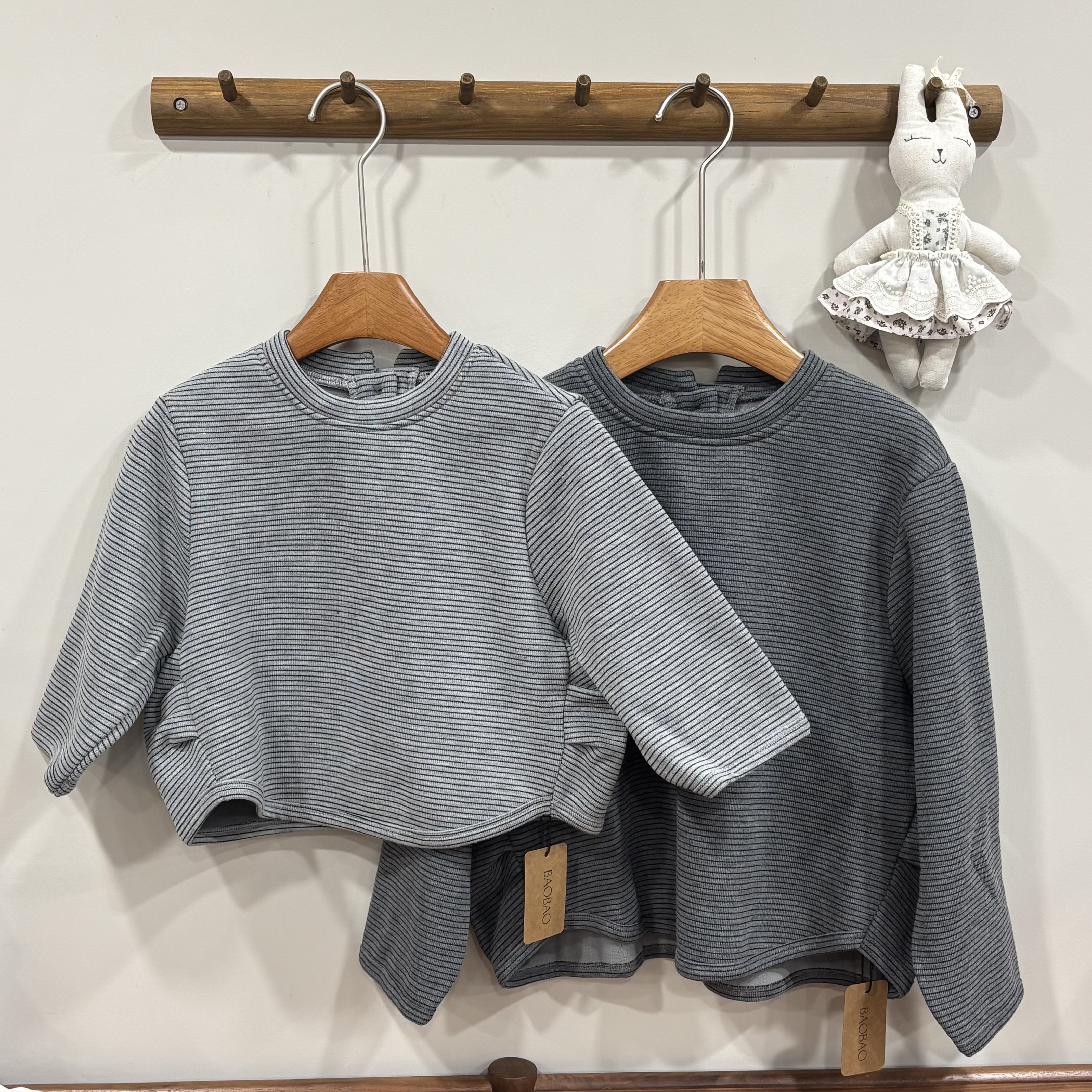 A03930設計款條紋內裏薄絨上衣