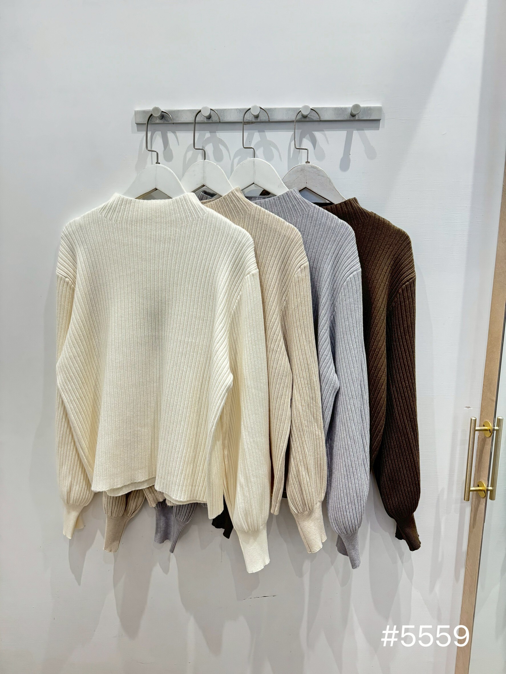 微立領坑紋泡泡袖針織上衣S