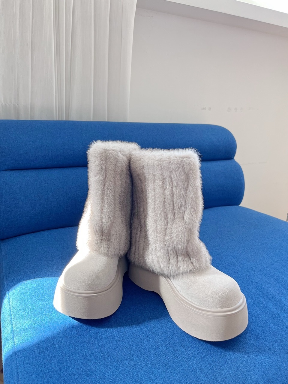 |現貨|7cm韓國柔霧水貂毛厚底中筒靴(22.5-25)
