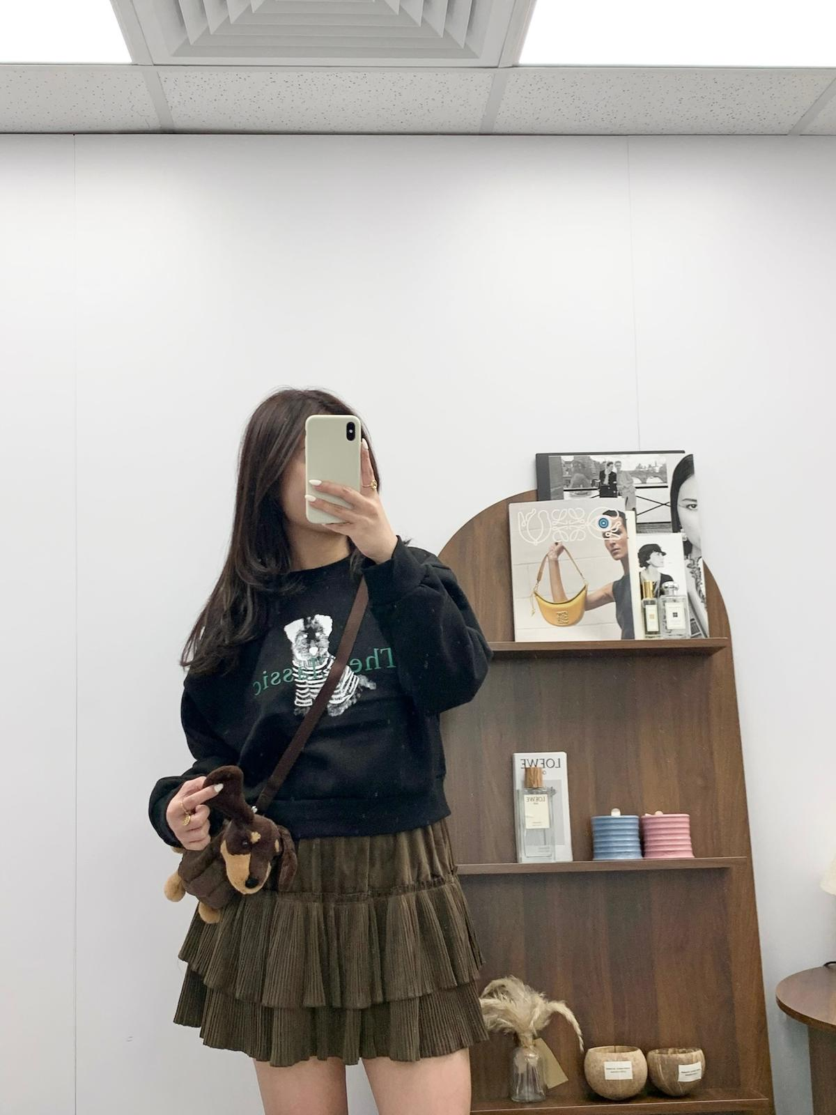 小狗短版薄絨衛衣(黑色)