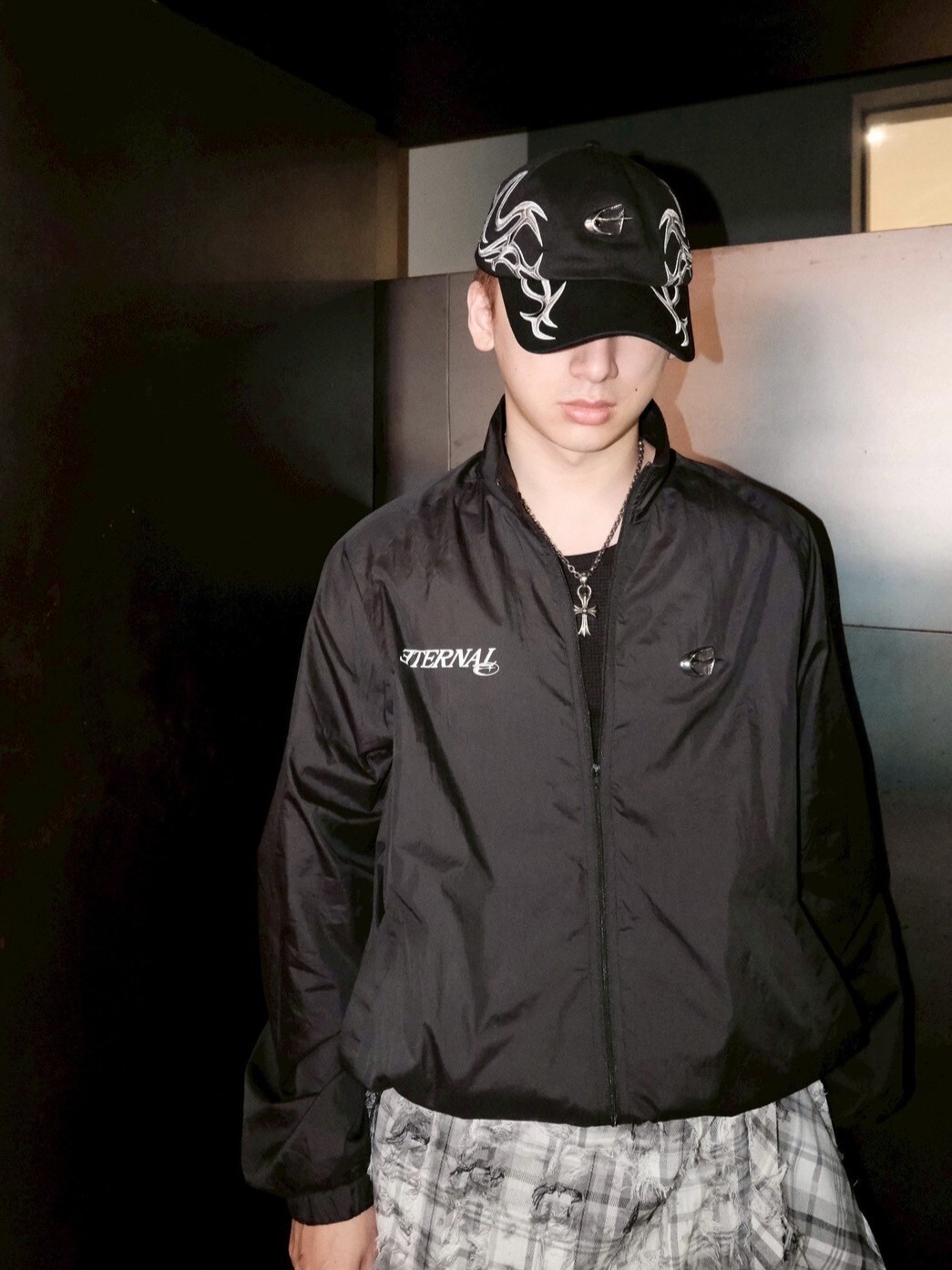 ETERNAL 金屬Logo黑色立領防風外套 夾克
