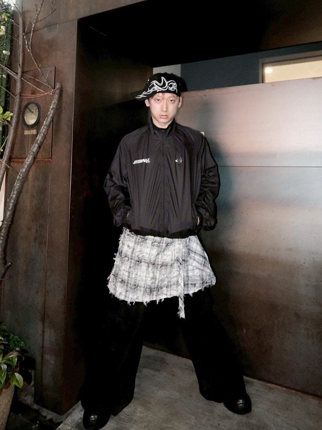 ETERNAL 金屬Logo黑色立領防風外套 夾克