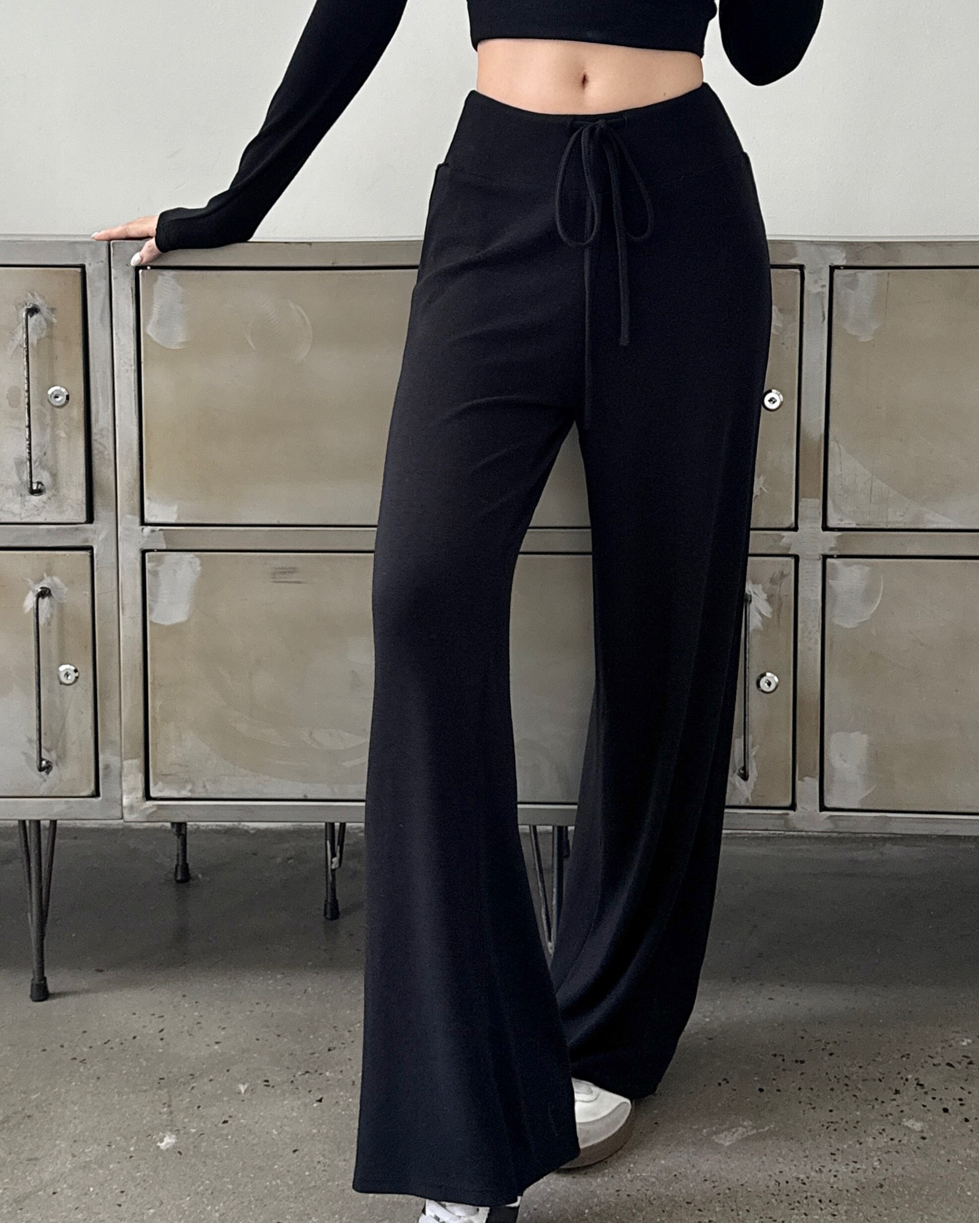 LOOSE幕斯薄感綁帶寬鬆棉褲-黑