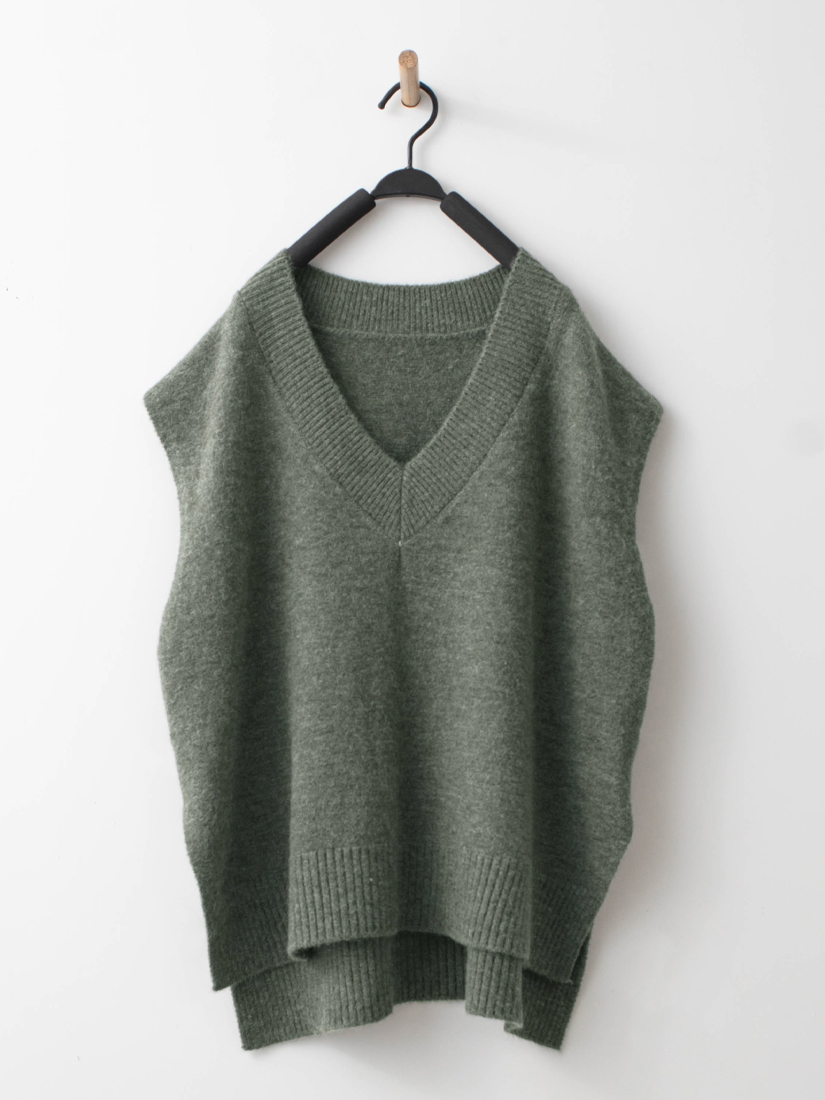 摩卡慕斯V領下擺開衩針織背心
