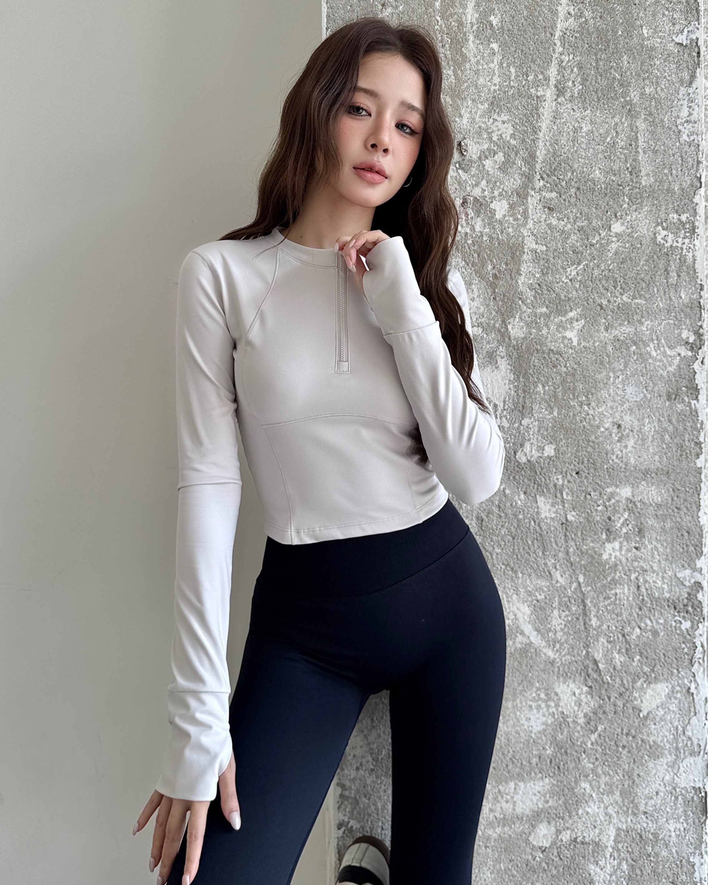 Stirde機能半拉鍊短版長袖上衣-杏仁燕麥