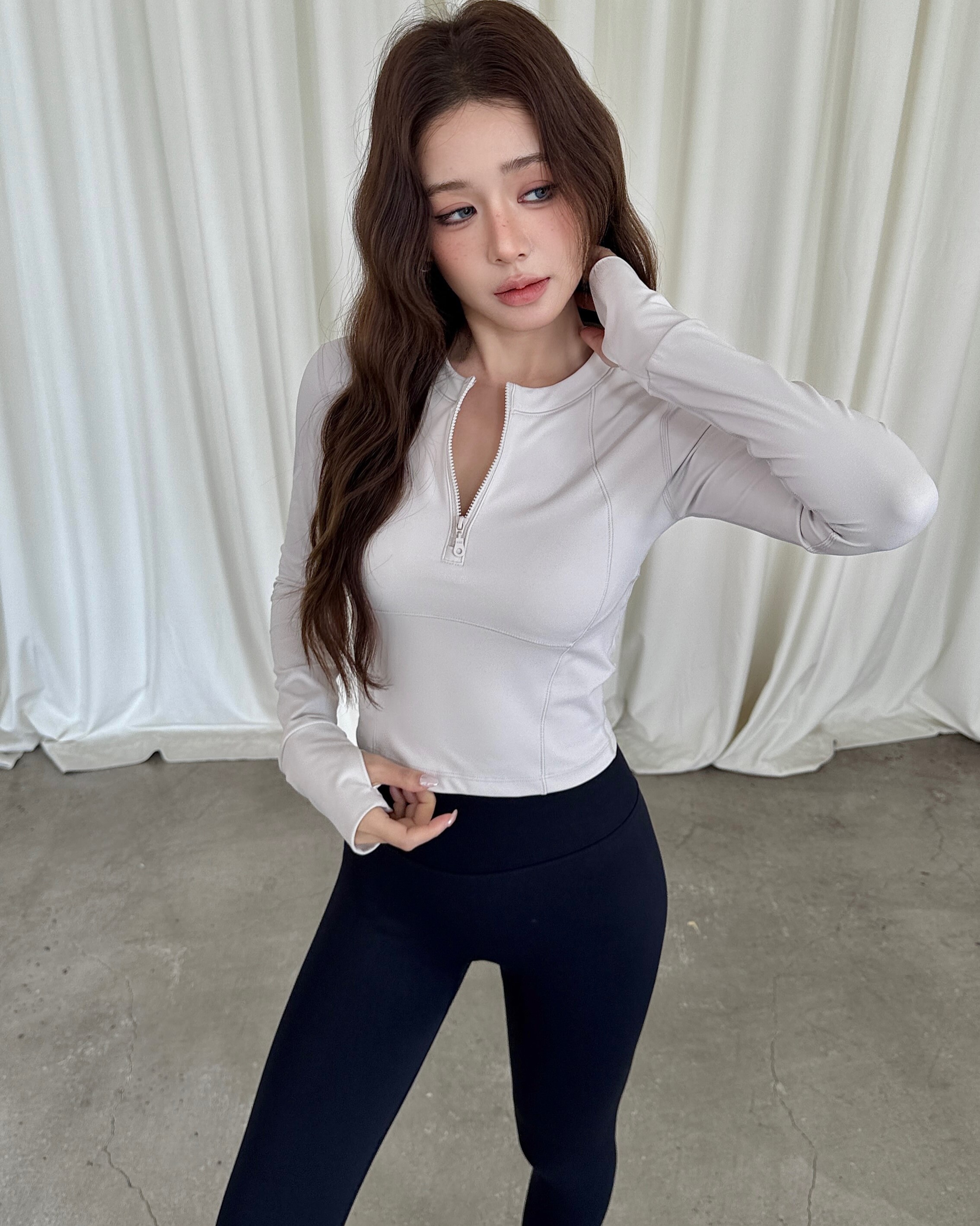 Stirde機能半拉鍊短版長袖上衣-杏仁燕麥