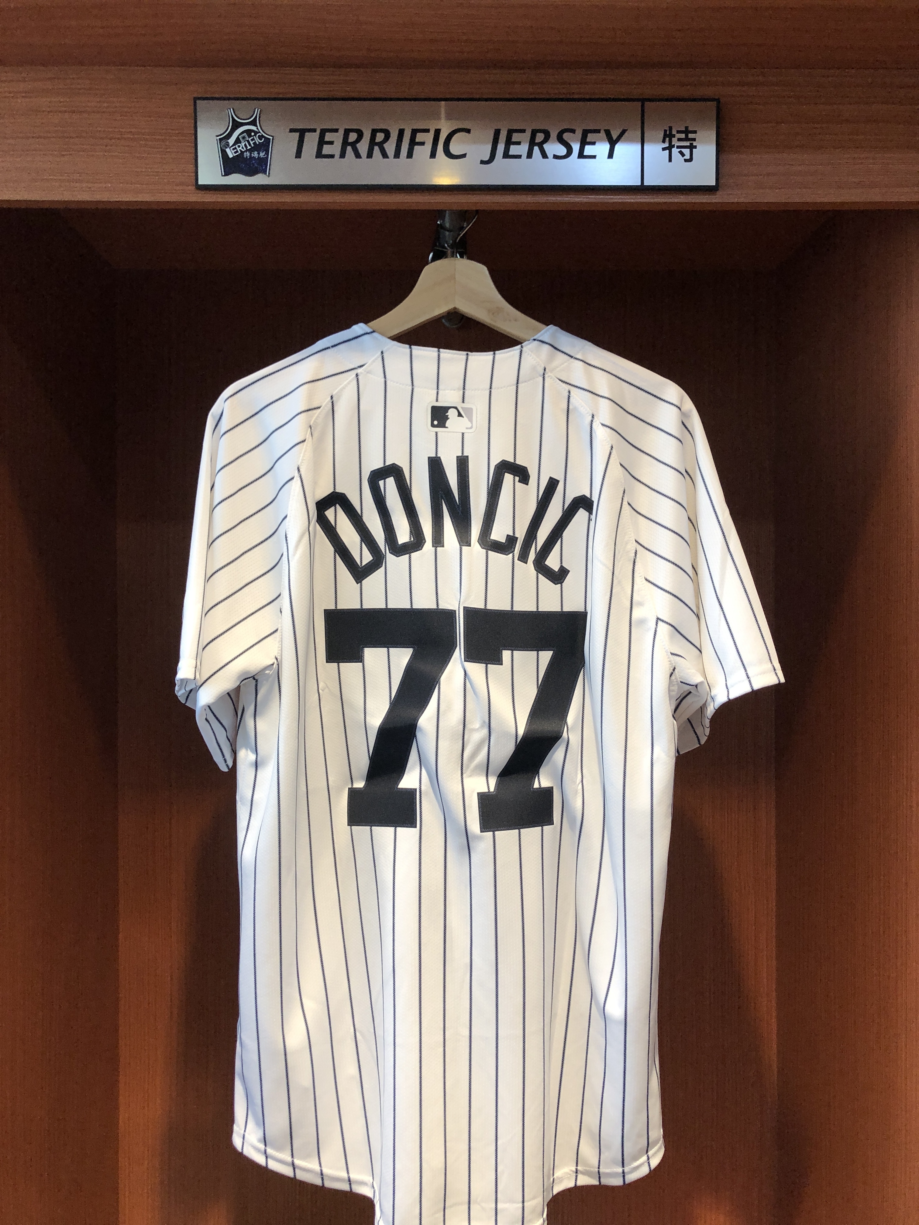 MLB球衣 Luka Doncic #77 紐約洋基白條紋 Nike Limited Player Name Jersey 球迷版 熱轉印 全新