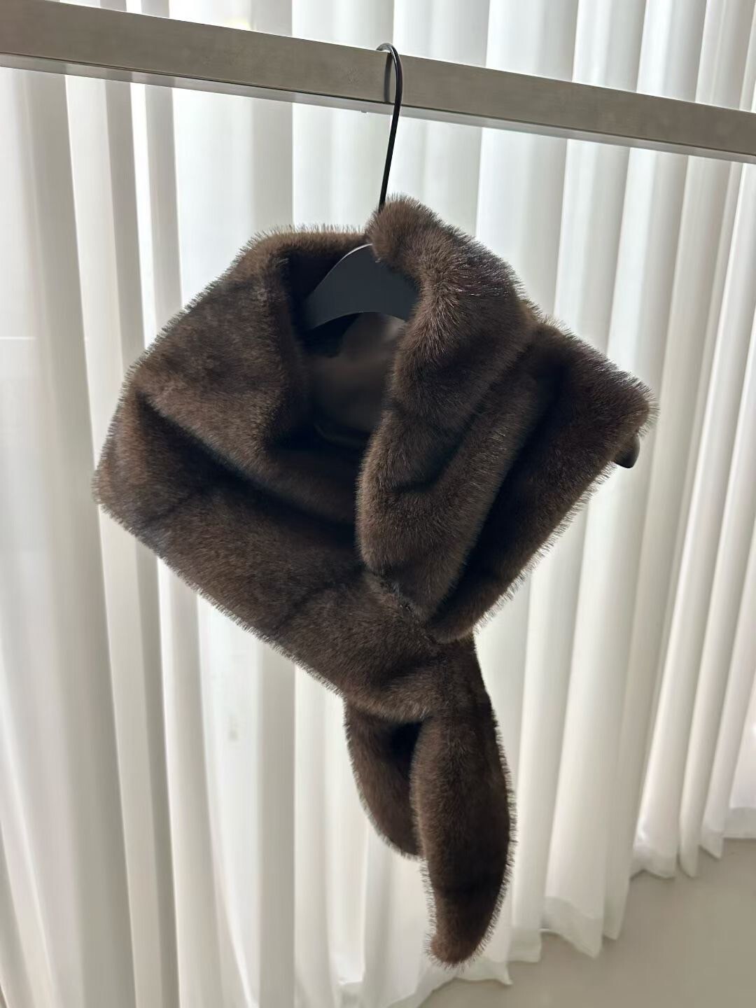 巧克力色溫暖皮草披肩圍巾