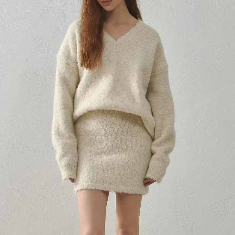 QQ毛感V領針織毛衣+短裙SET / 2色