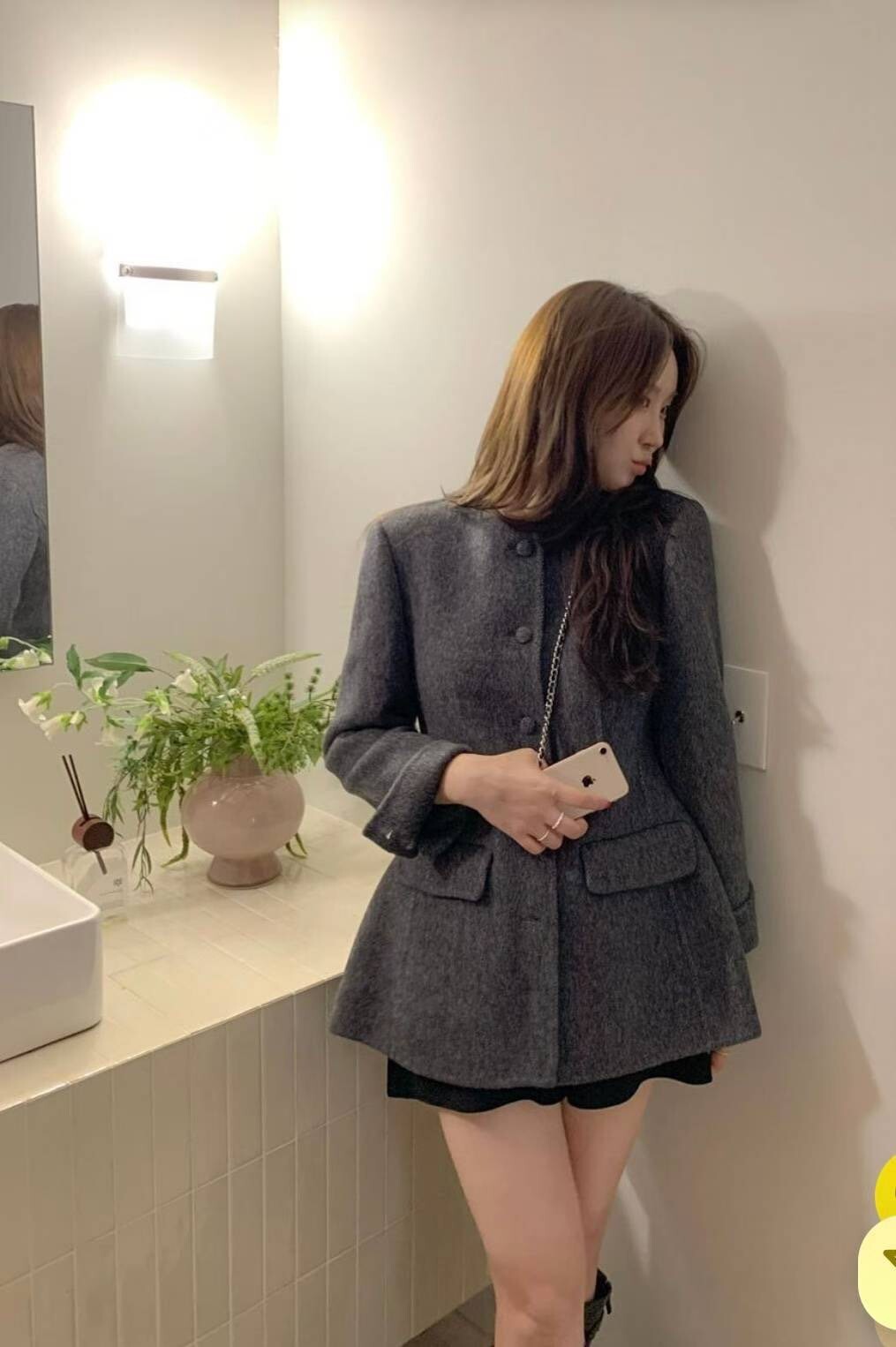 氣質感圓領排釦收腰傘擺上衣外套 / 2色