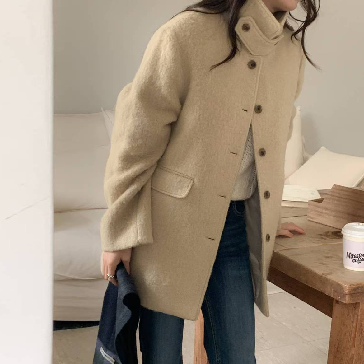 奶油杏翻領/立領造型排釦長版毛呢外套