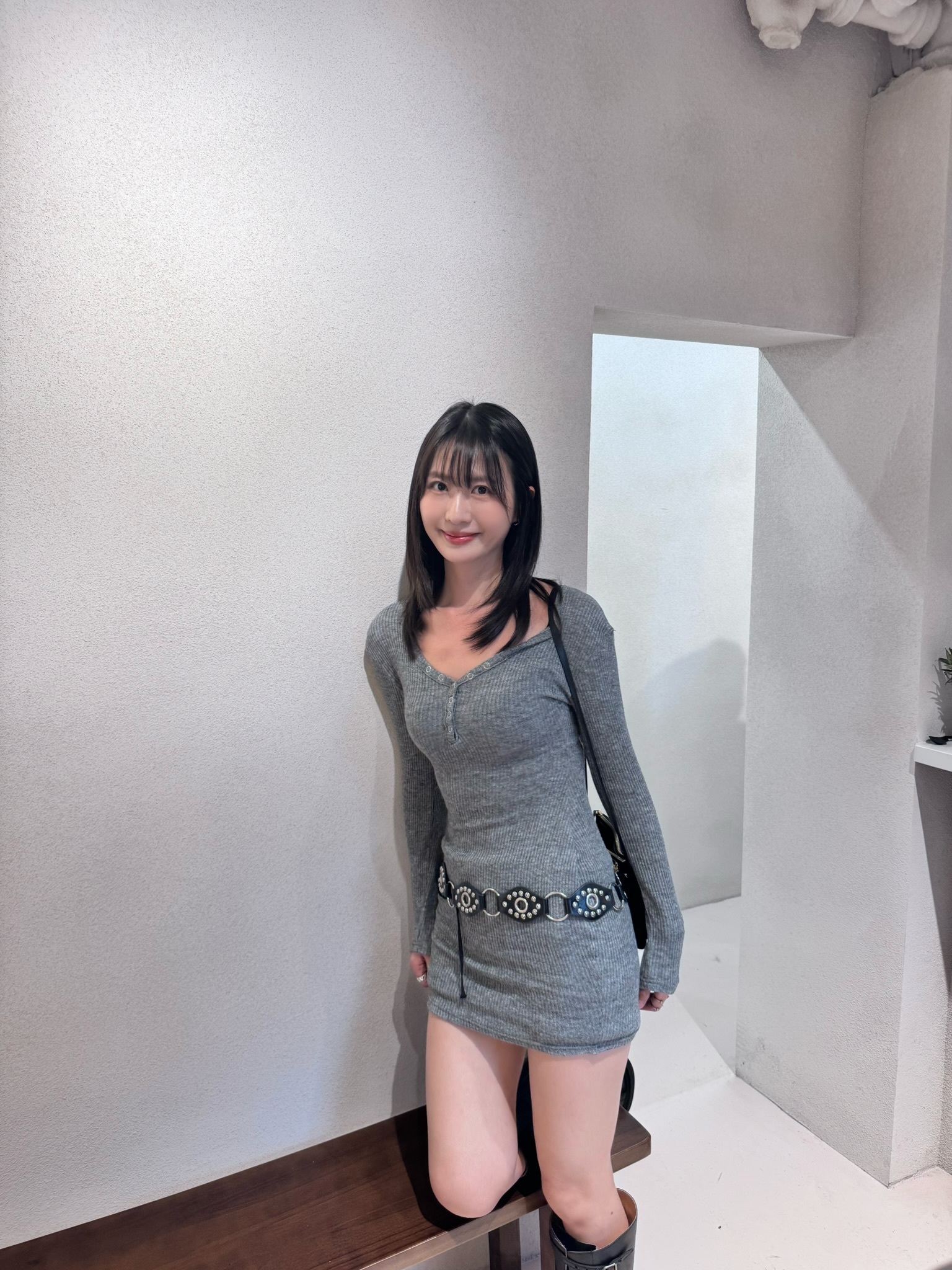 黑現貨/訂購)直紋V領貼身連身裙 OPS0102(啡/黑/灰)