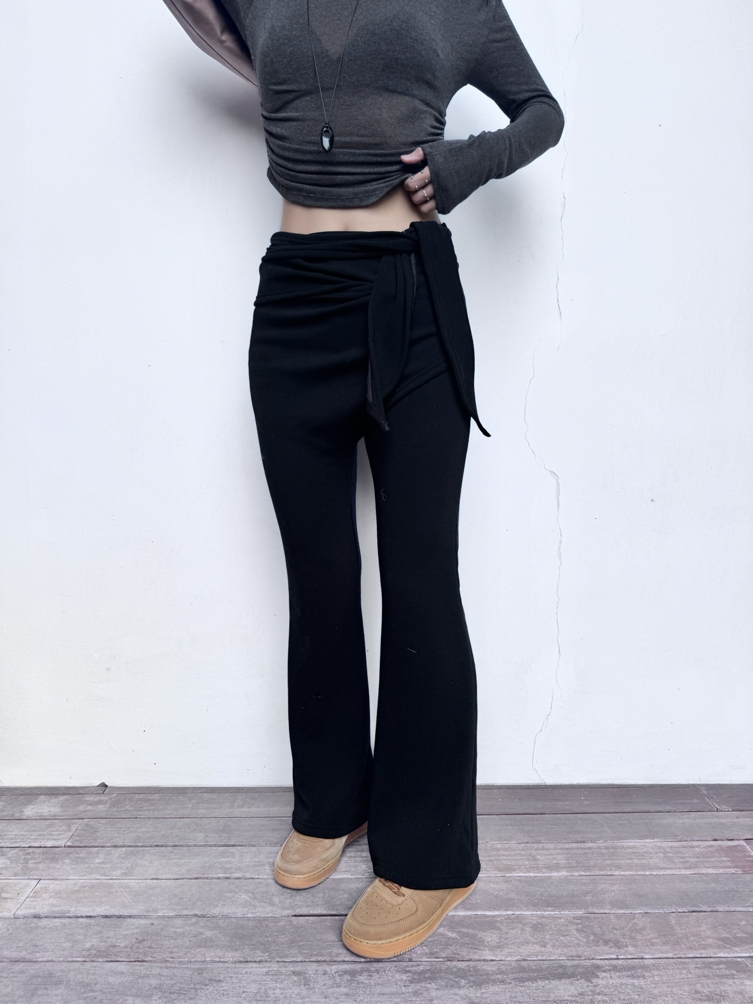 (訂購)內毛毛保暖綁帶貼身褲 P0101(黑/淺灰)