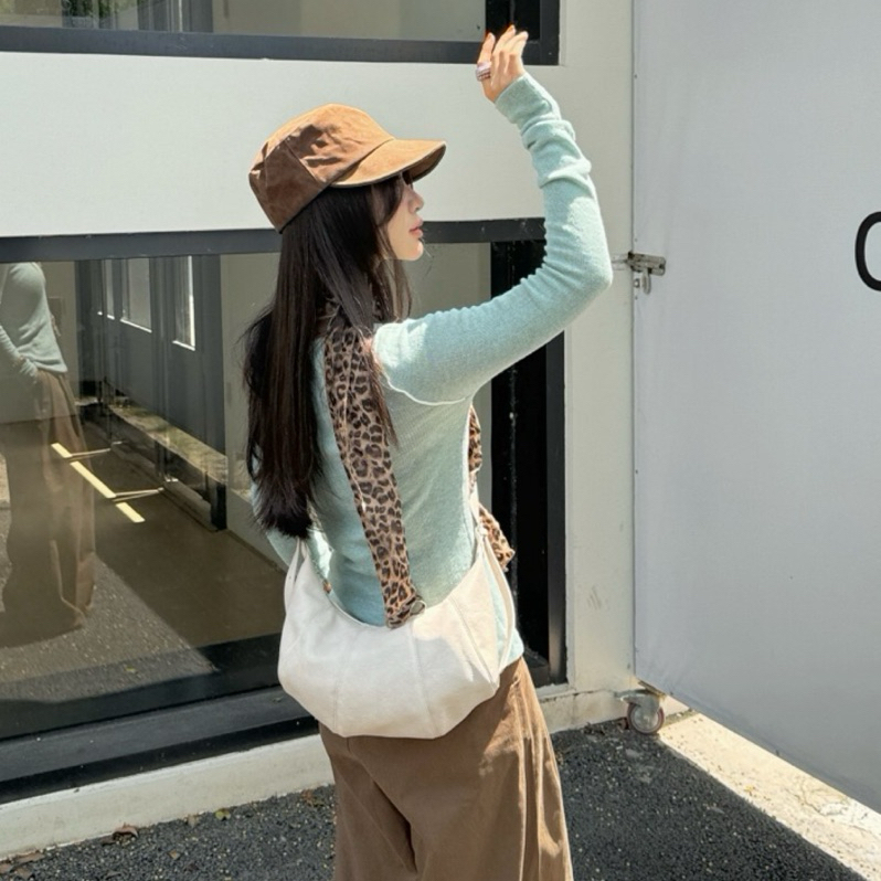 韓國半月皮革可頌包/