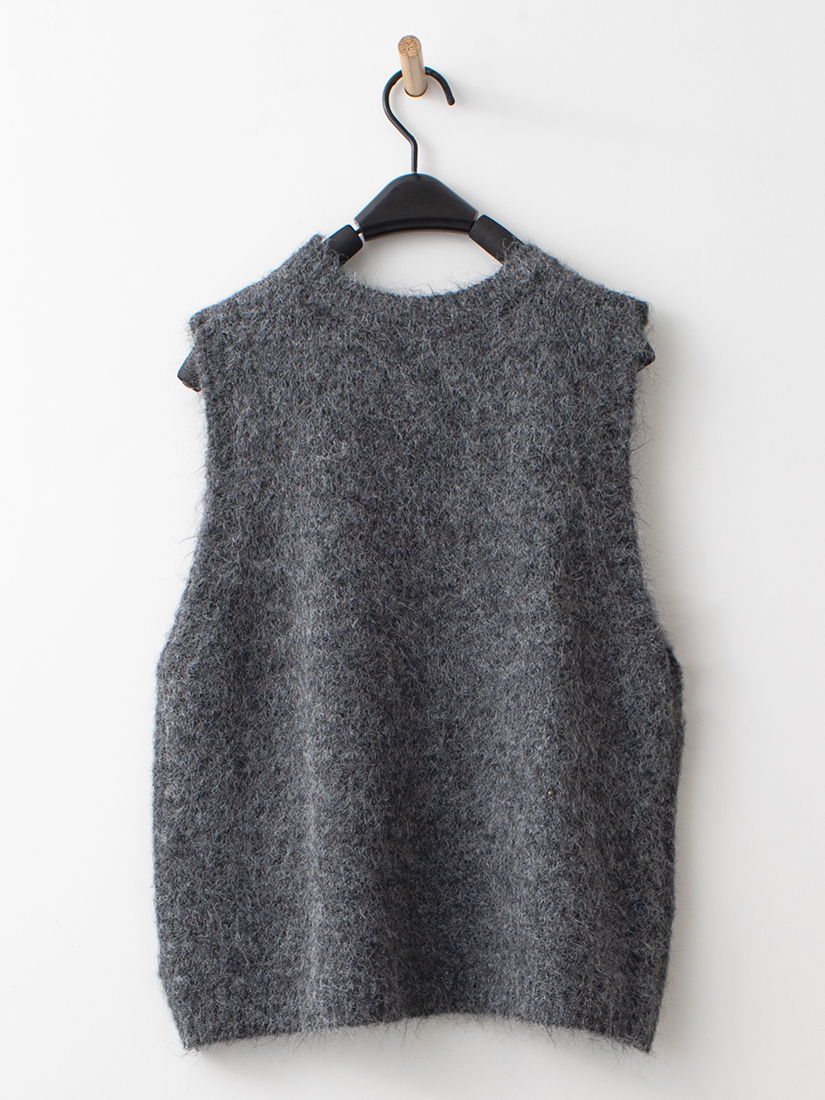 日系雜貨貓咪繡花毛海鬆軟針織背心