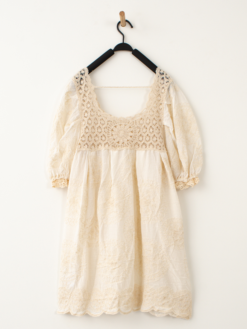 簍空繡花五分袖長版上衣