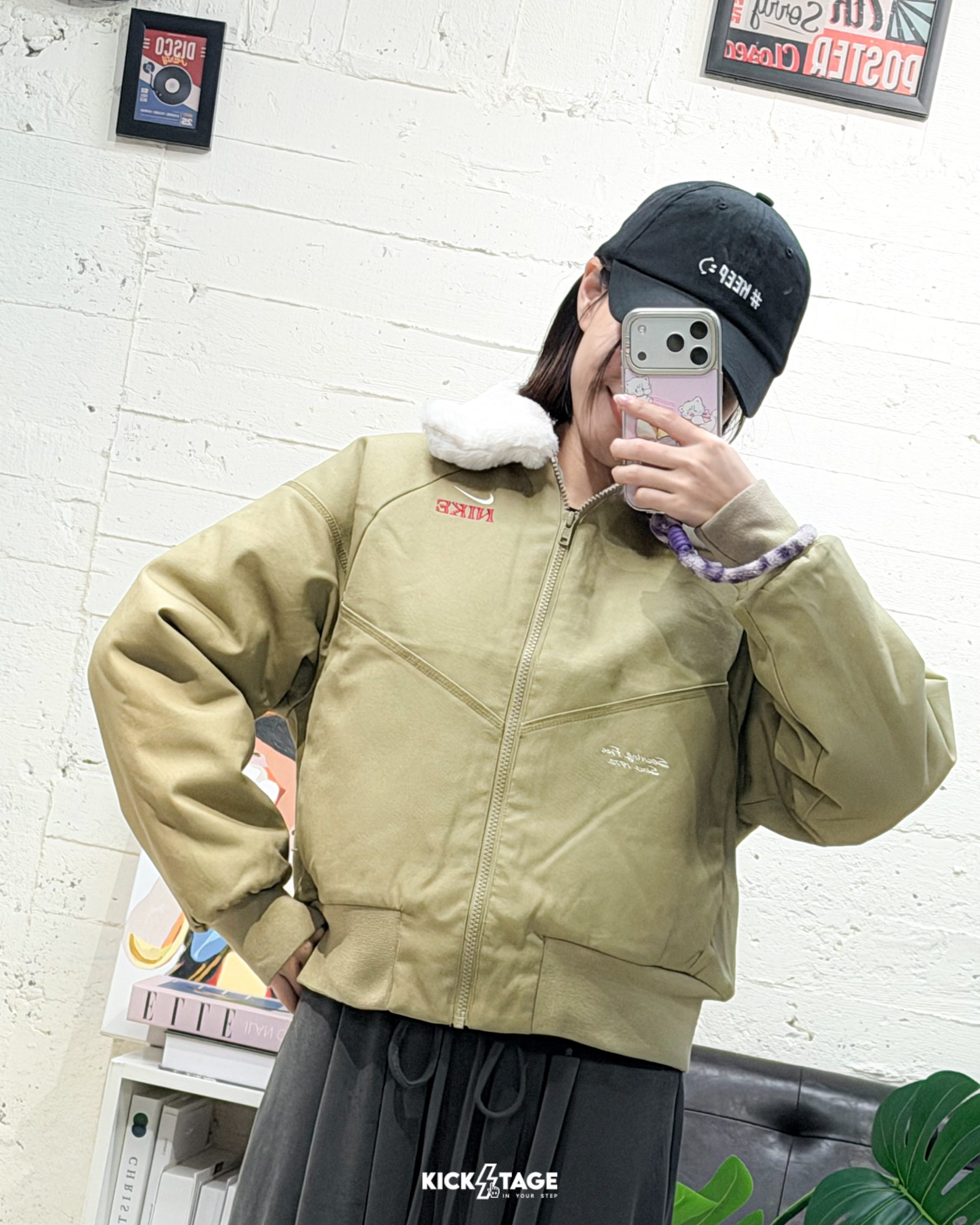 女款 NIKE NSW CNY JACKET 橄欖綠 馬年 新年 刺繡 翻領 人造毛 中短版 外套【IQ3823-276】NKTF