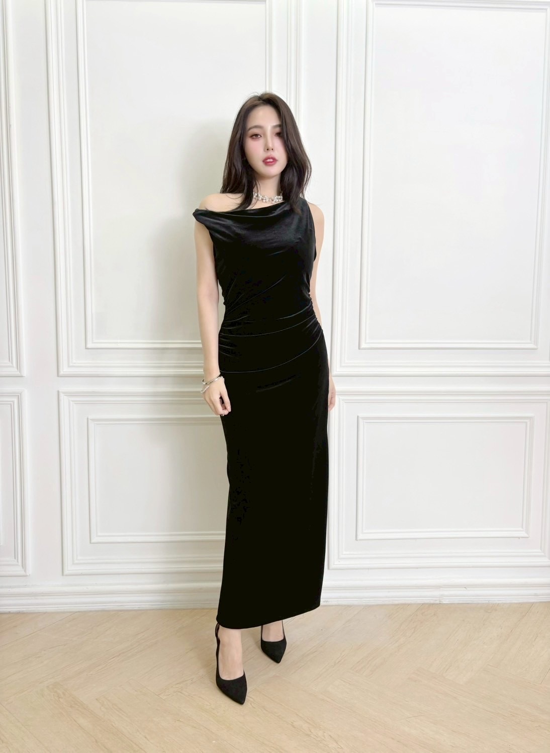 女神駕到!絨面斜肩長洋