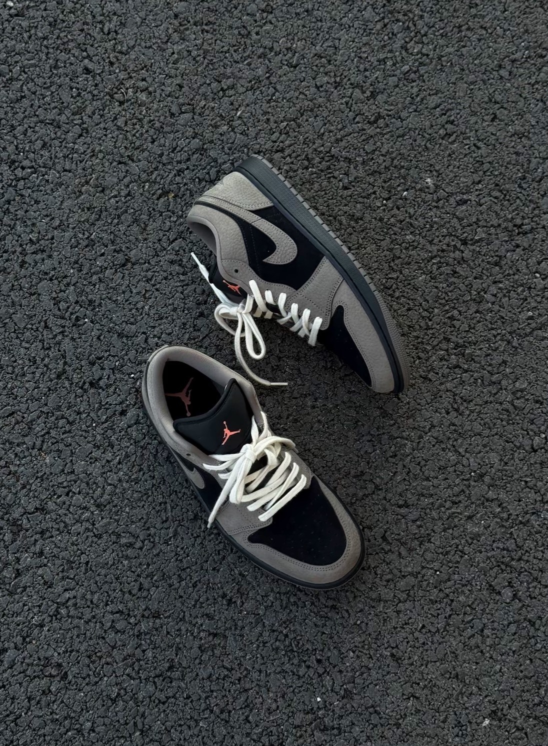 NIKE AIR JORDAN 1 LOW  “Olive Grey” Brings Back  摩卡深棕