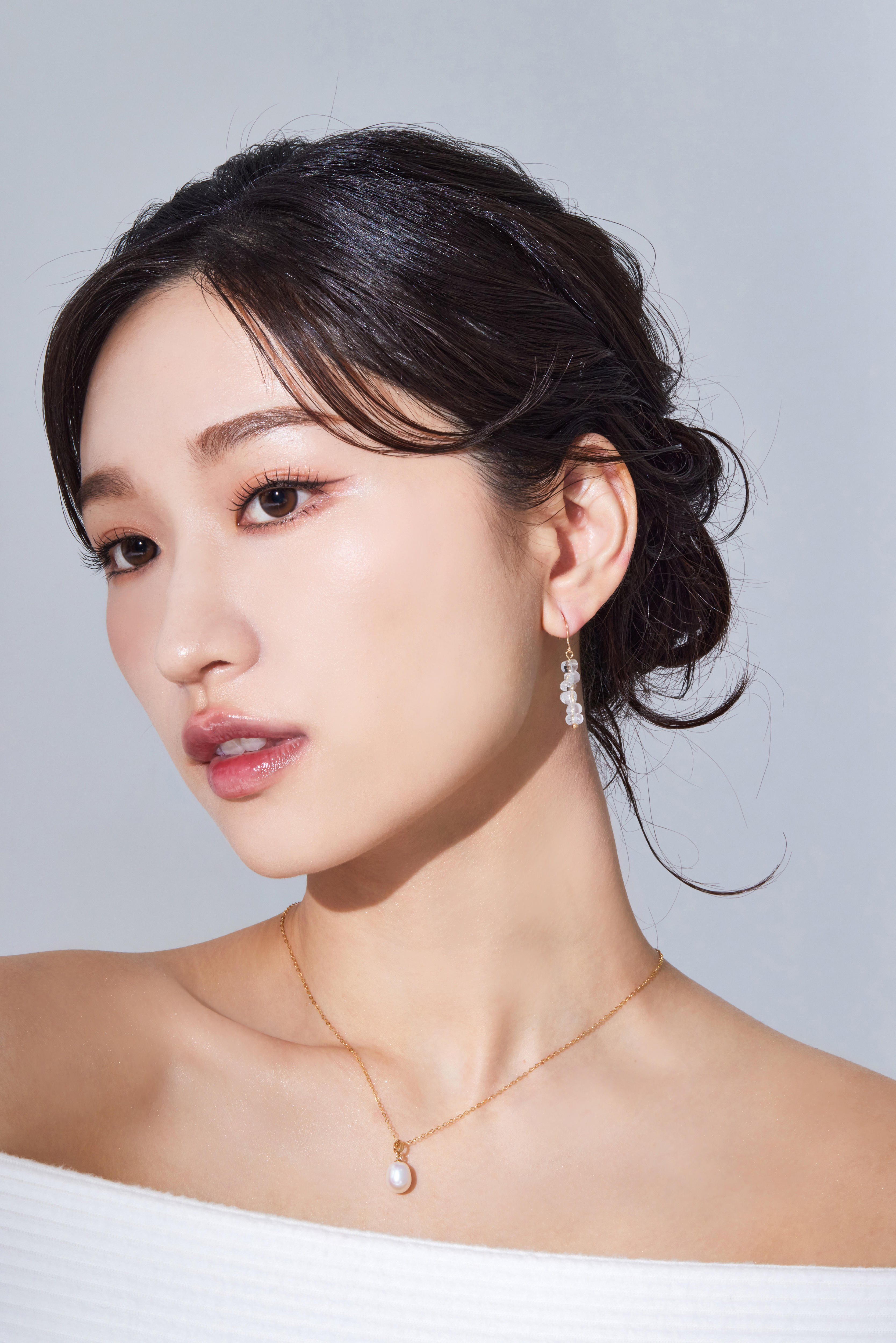 E2392 | 14kgf白水晶耳環