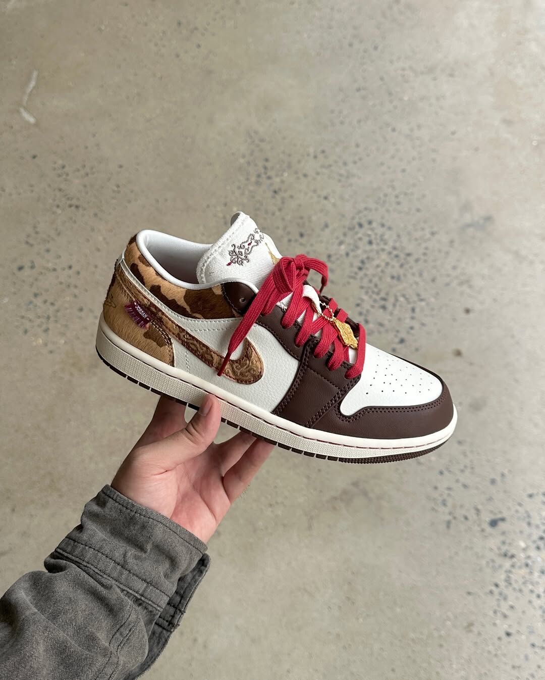 NIKE AIR JORDAN 1 AJ1 2026年 馬年限定 馬毛 咖啡色 紅色 金色 拼接 男鞋 IQ5321-121 / 預購