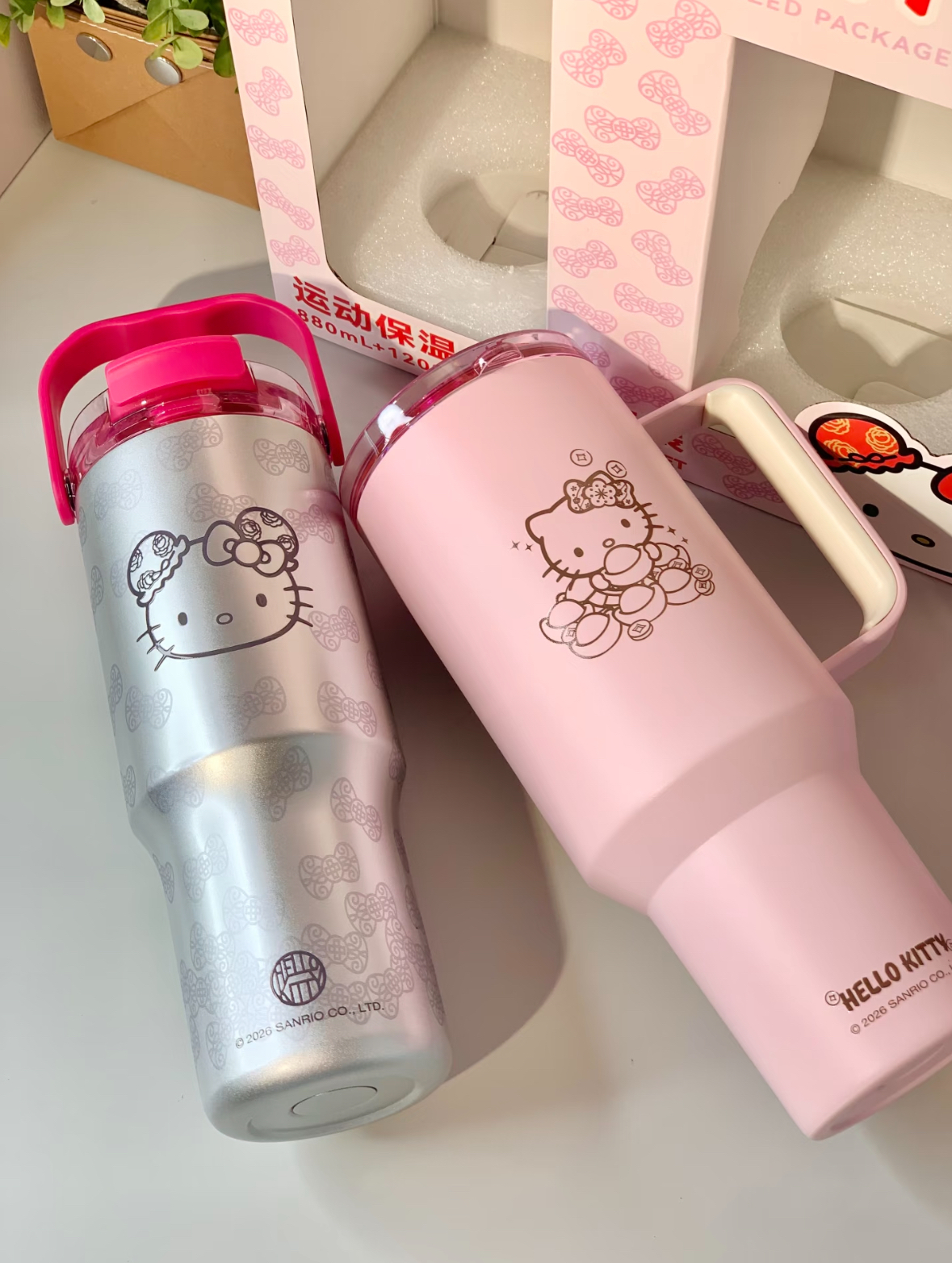 代購-<買一送一>正版 授權 Hello Kitty 不鏽鋼 保溫杯 保冷杯 冰壩杯  1200ml+800ml 共2色