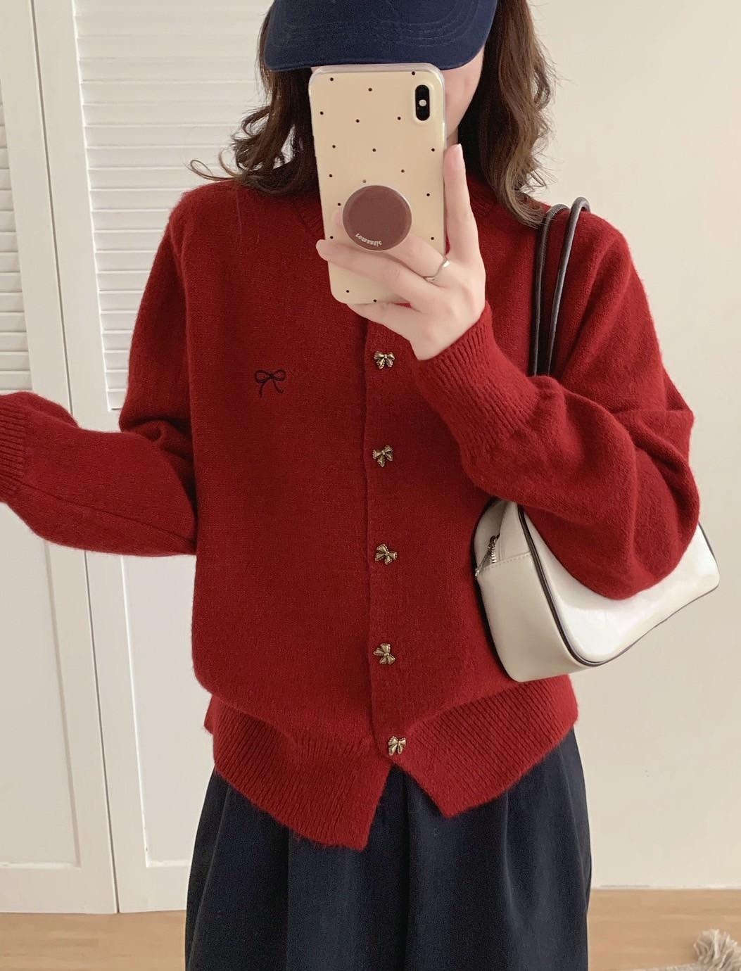 蝴蝶結排釦刺繡針織上衣