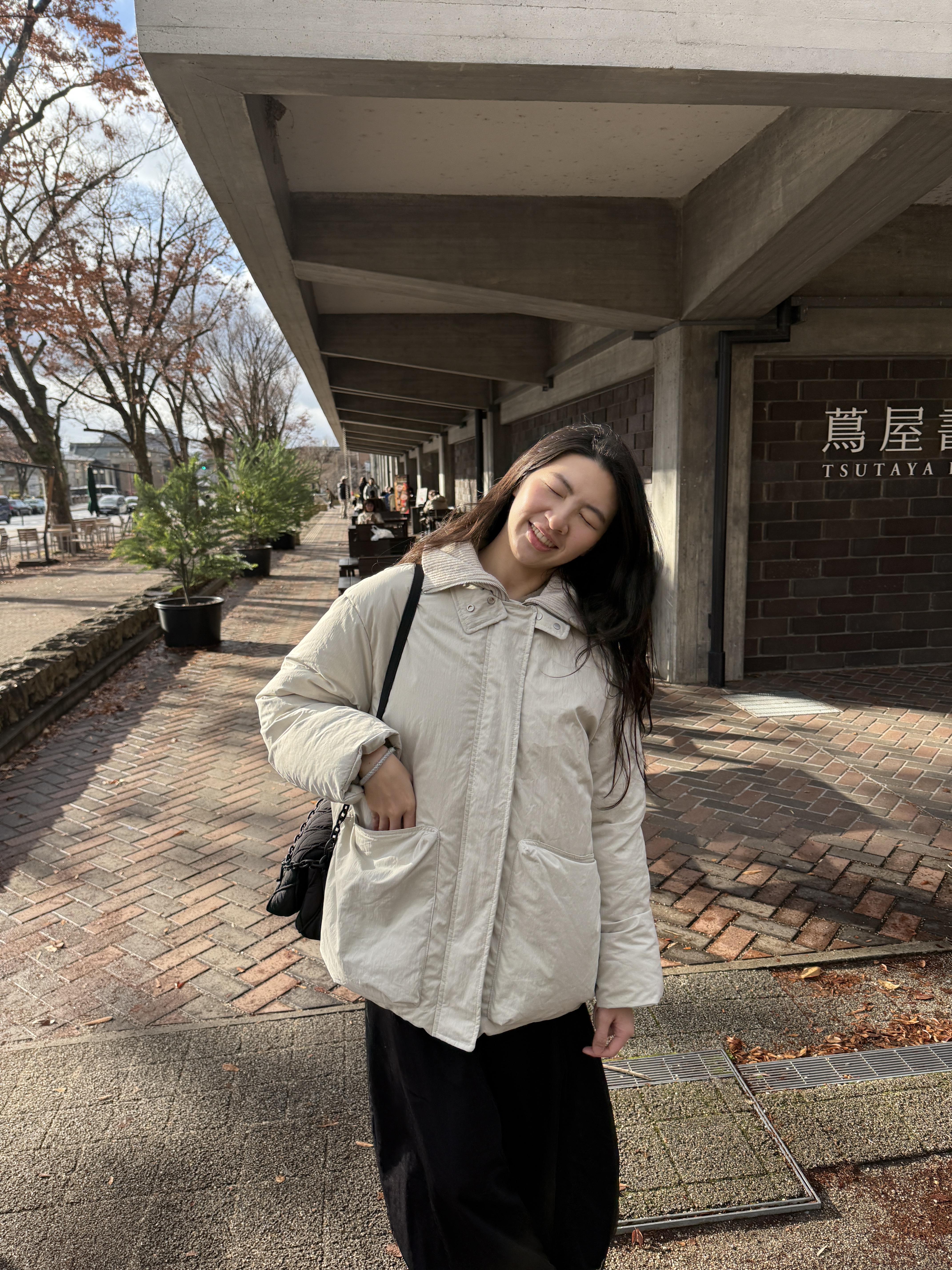 雙層拼接領極暖羽絨外套-米杏