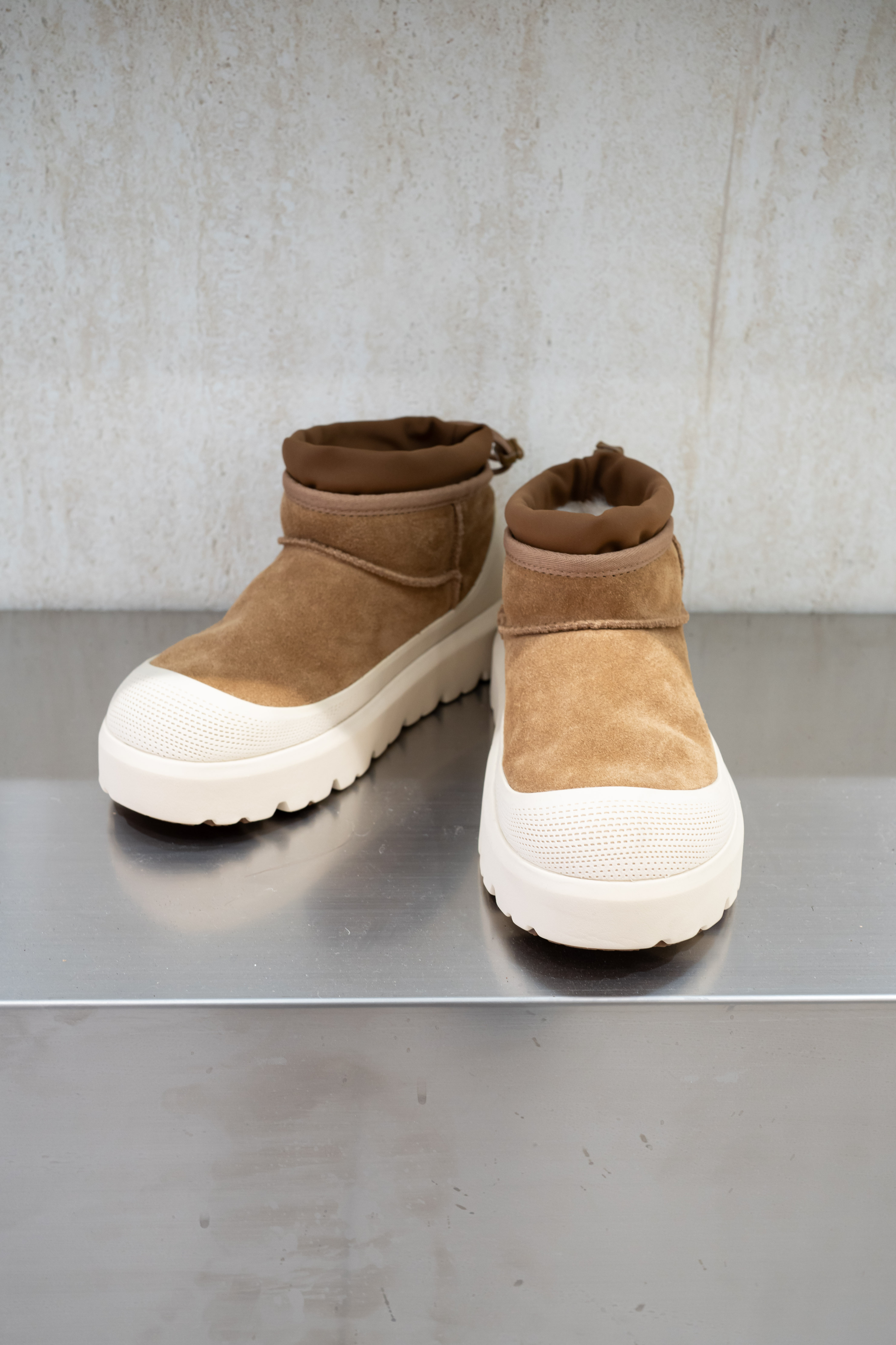 【2色入】UGG Ozlana Classic Ultra Mini Weather Hybrid