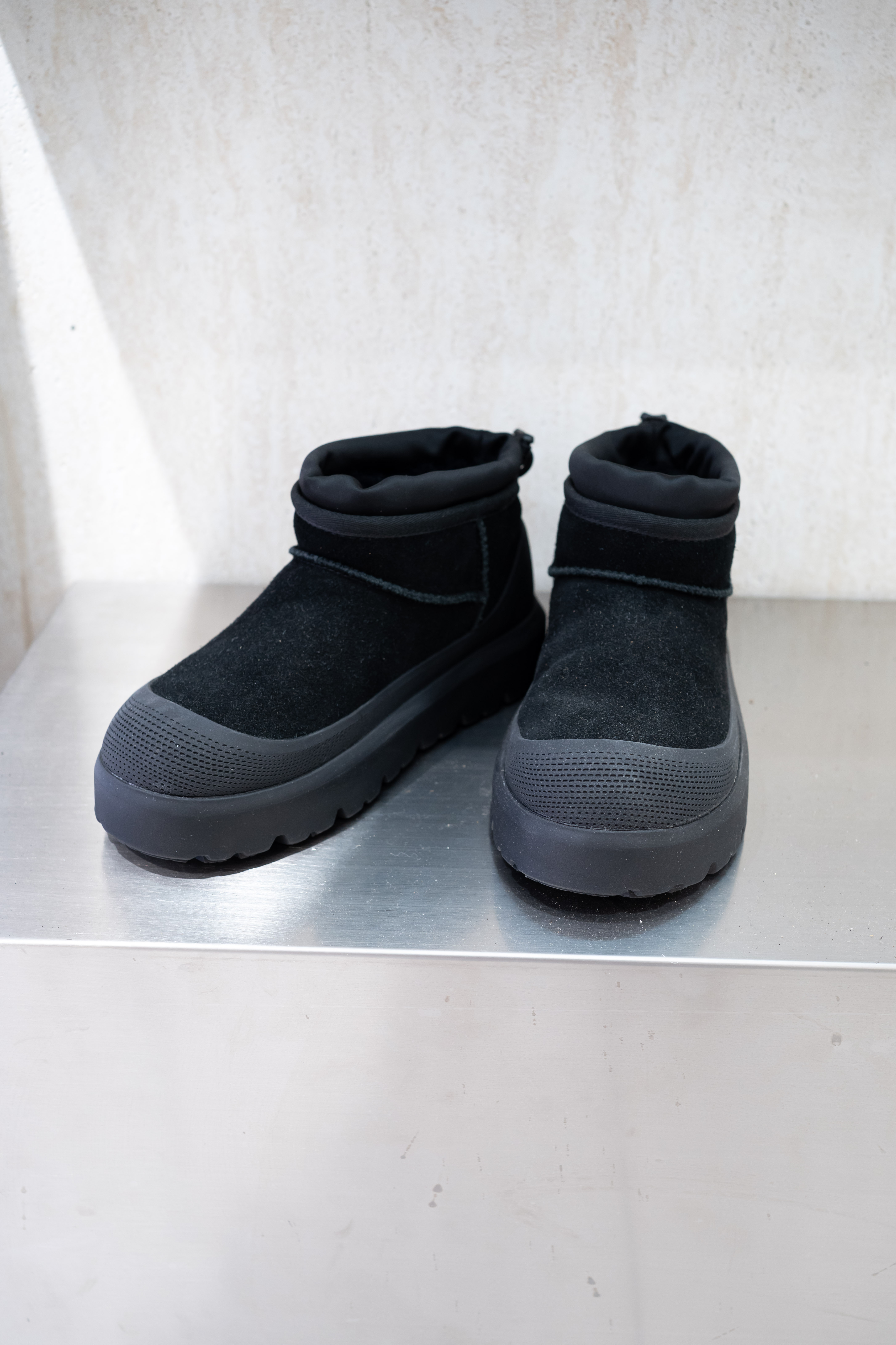 【2色入】UGG Ozlana Classic Ultra Mini Weather Hybrid