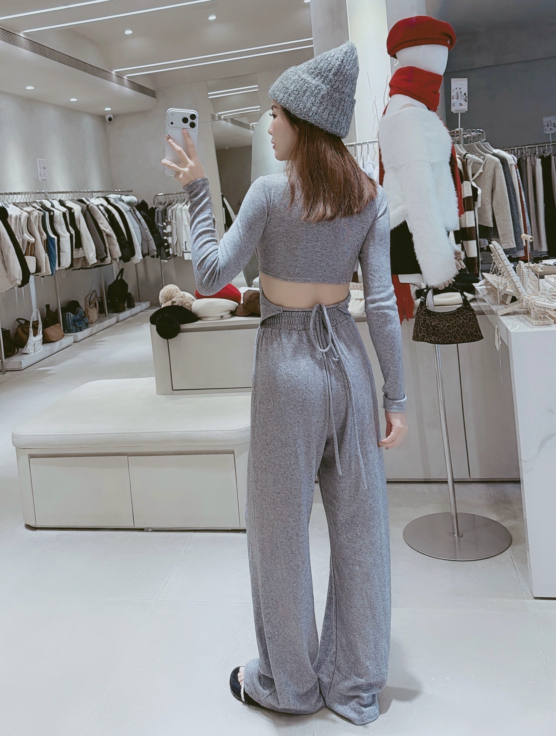 襯領美背羊絨罩杯衣+寬褲