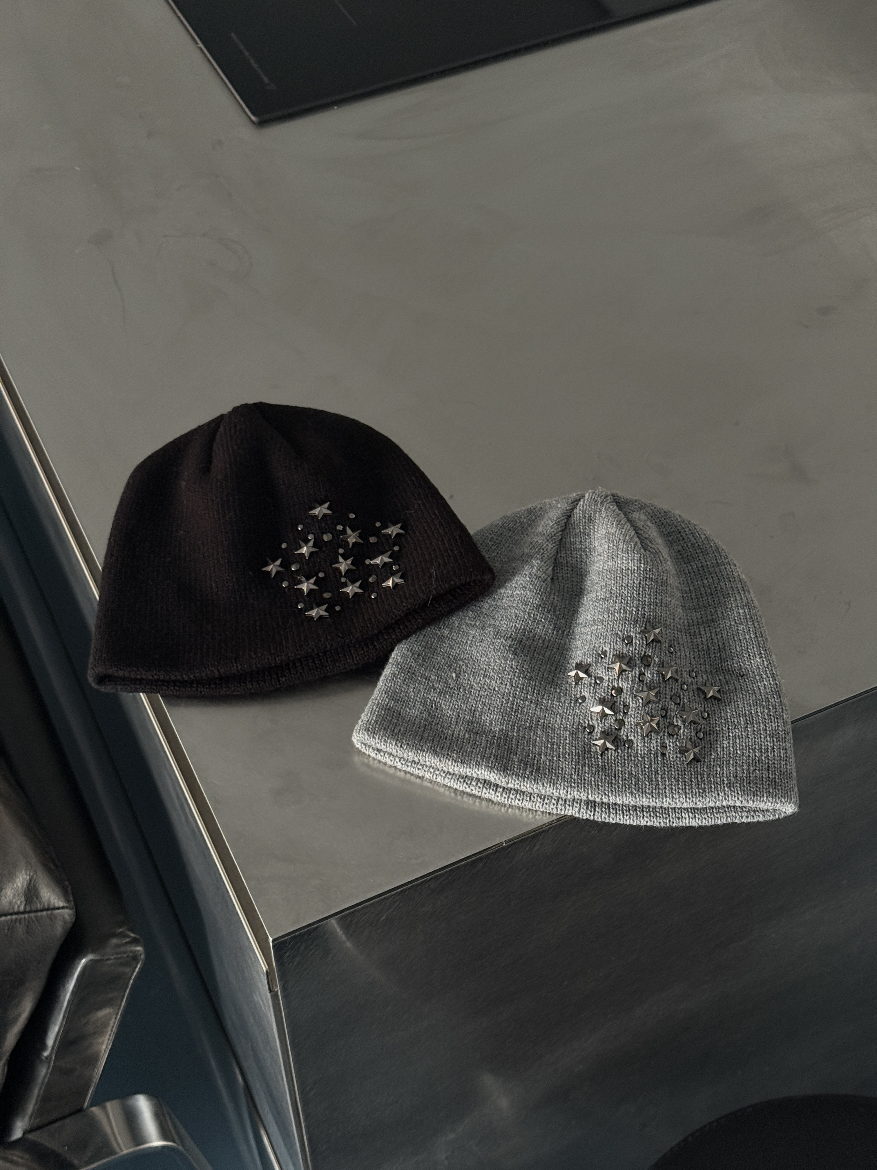 仿舊星星造型 卯釘短簷毛帽