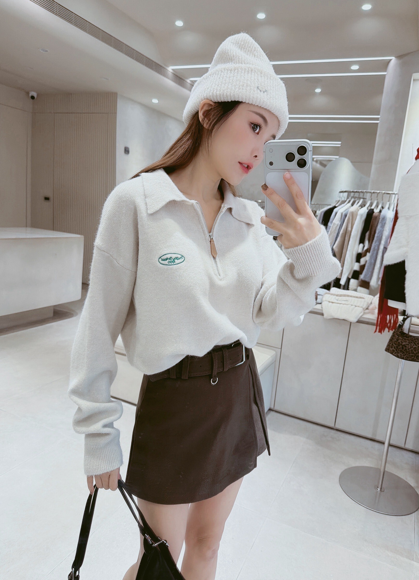 POLO領拉鍊圈圈刺繡針織衣