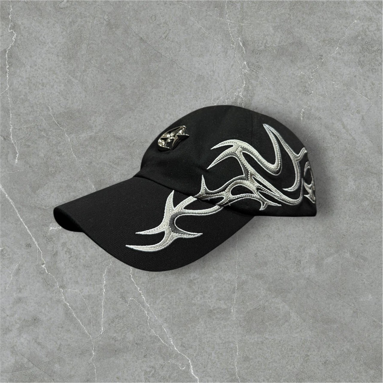 ETERNAL 銀線刺繡荊棘火焰 金屬Logo 黑銀老帽 重工細節款