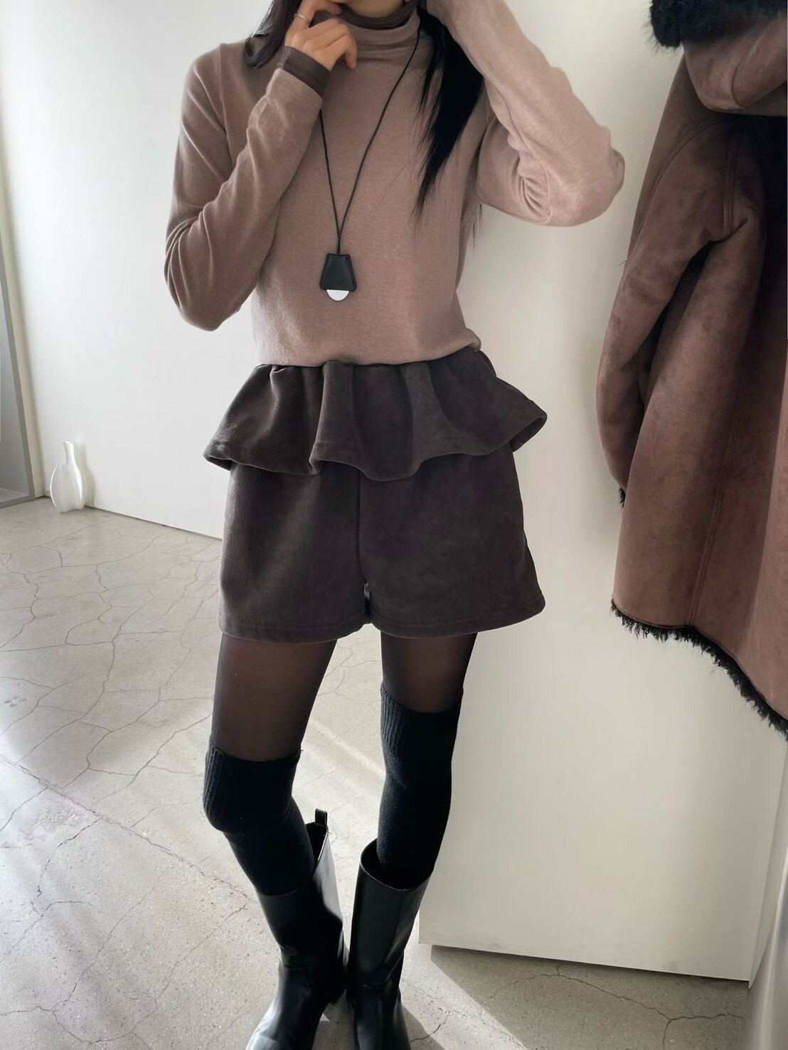 荷葉內加絨毛短褲