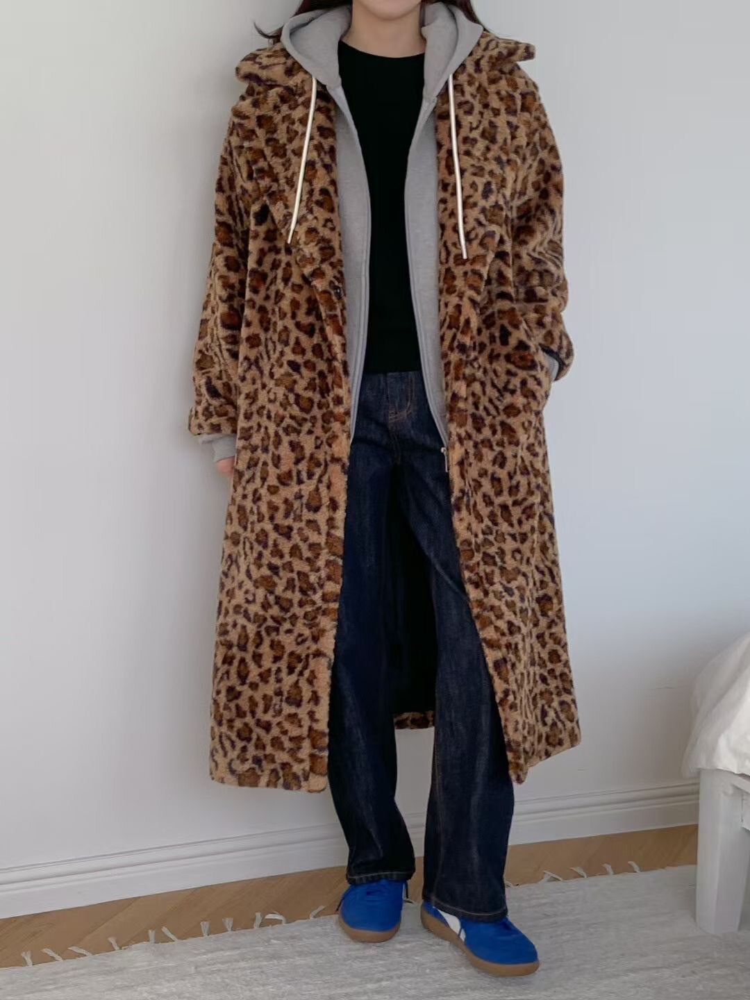 焦糖配色豹紋斑點V領長版皮草外套