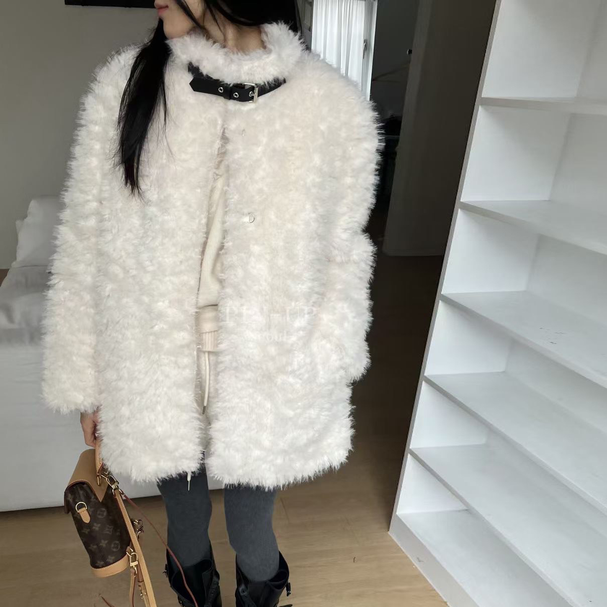 皮帶釦立領造型毛絨絨皮草外套 / 2色