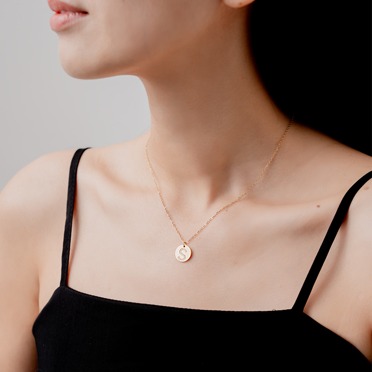 miramira字母｜白鋯石圓牌字母S項鍊B5047-金14698