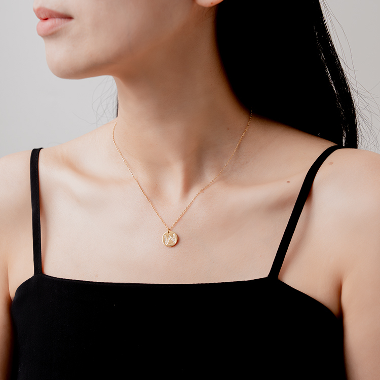 miramira字母｜白鋯石圓牌字母W項鍊B5762-金81836