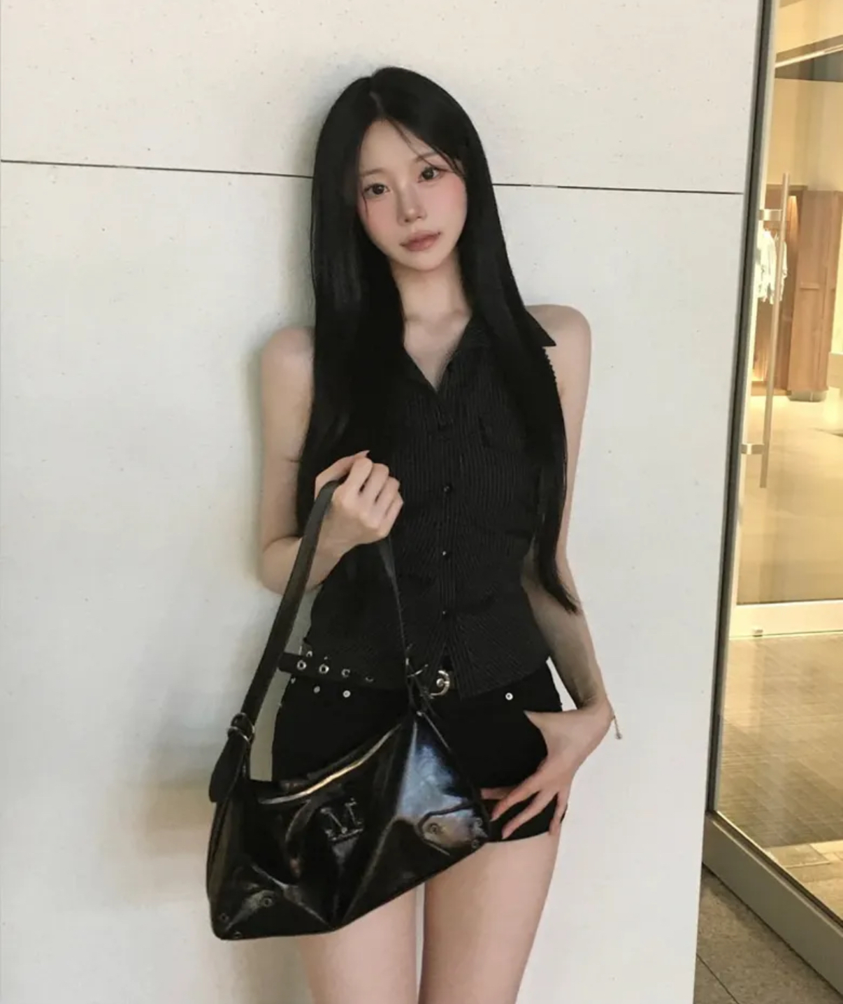 本週限時接單!! 韓國🇰🇷連線 MUCENT 金屬標皮革肩背包 亮皮 單肩包 側背包 黑色 /預購