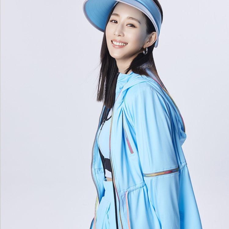 Colored-zip slim fit hooded jacket